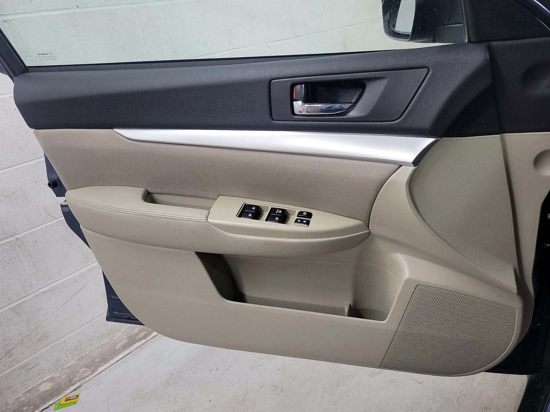 Thumbnail: 2014 Subaru Outback - 12