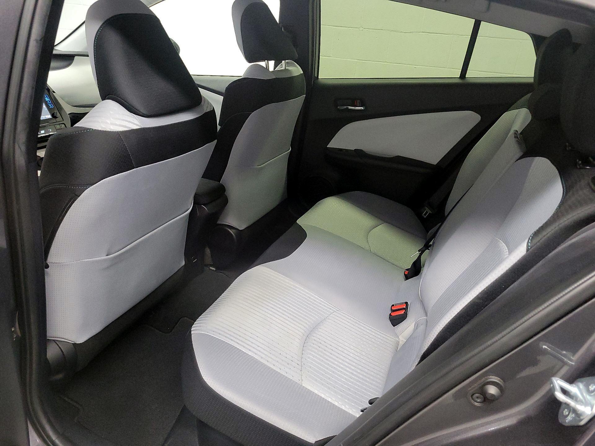 Thumbnail: 2016 Toyota Prius - 17