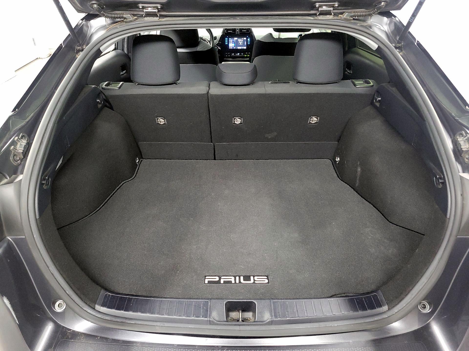 Thumbnail: 2016 Toyota Prius - 18