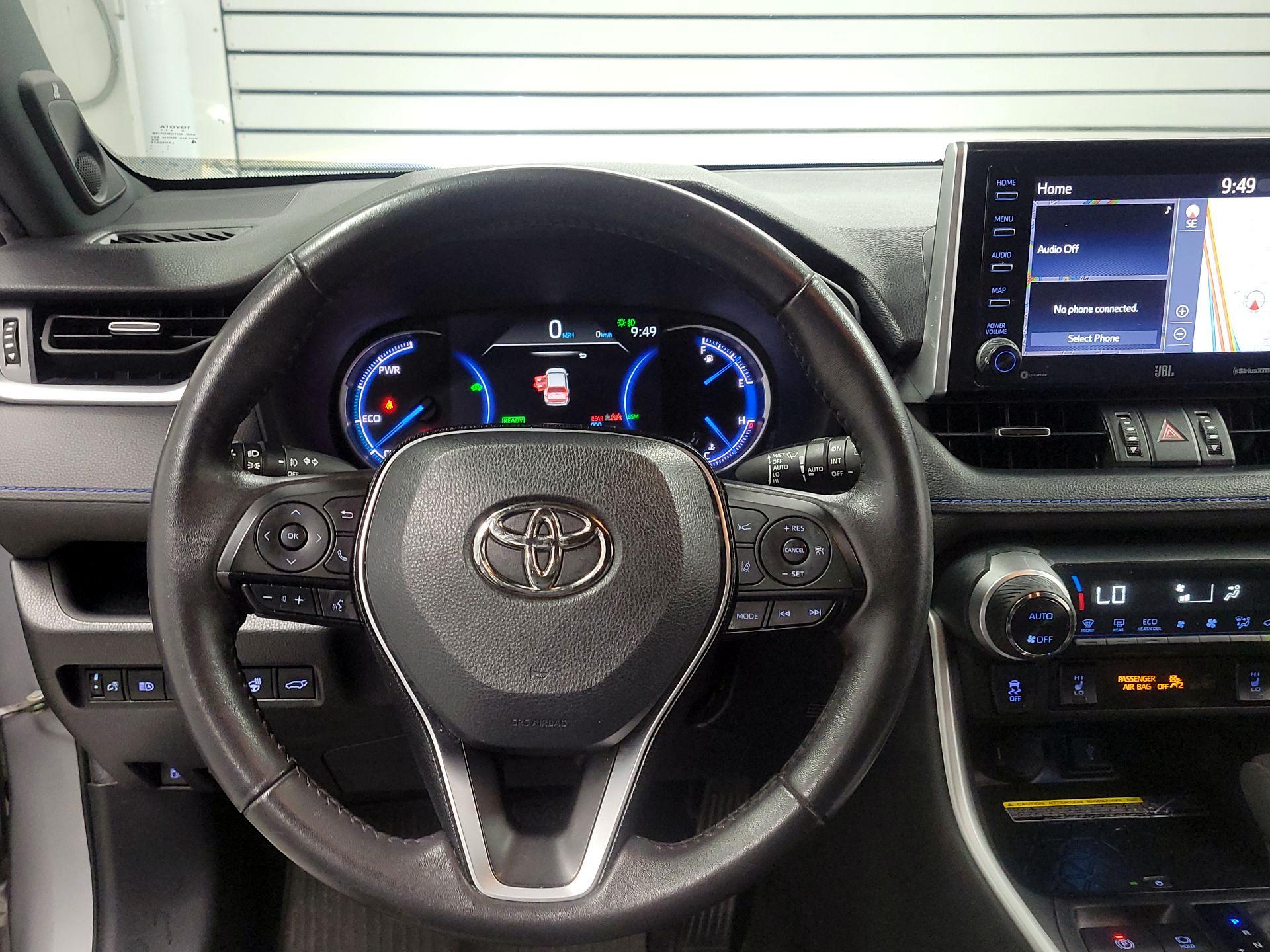 Thumbnail: 2021 Toyota RAV4 - 10