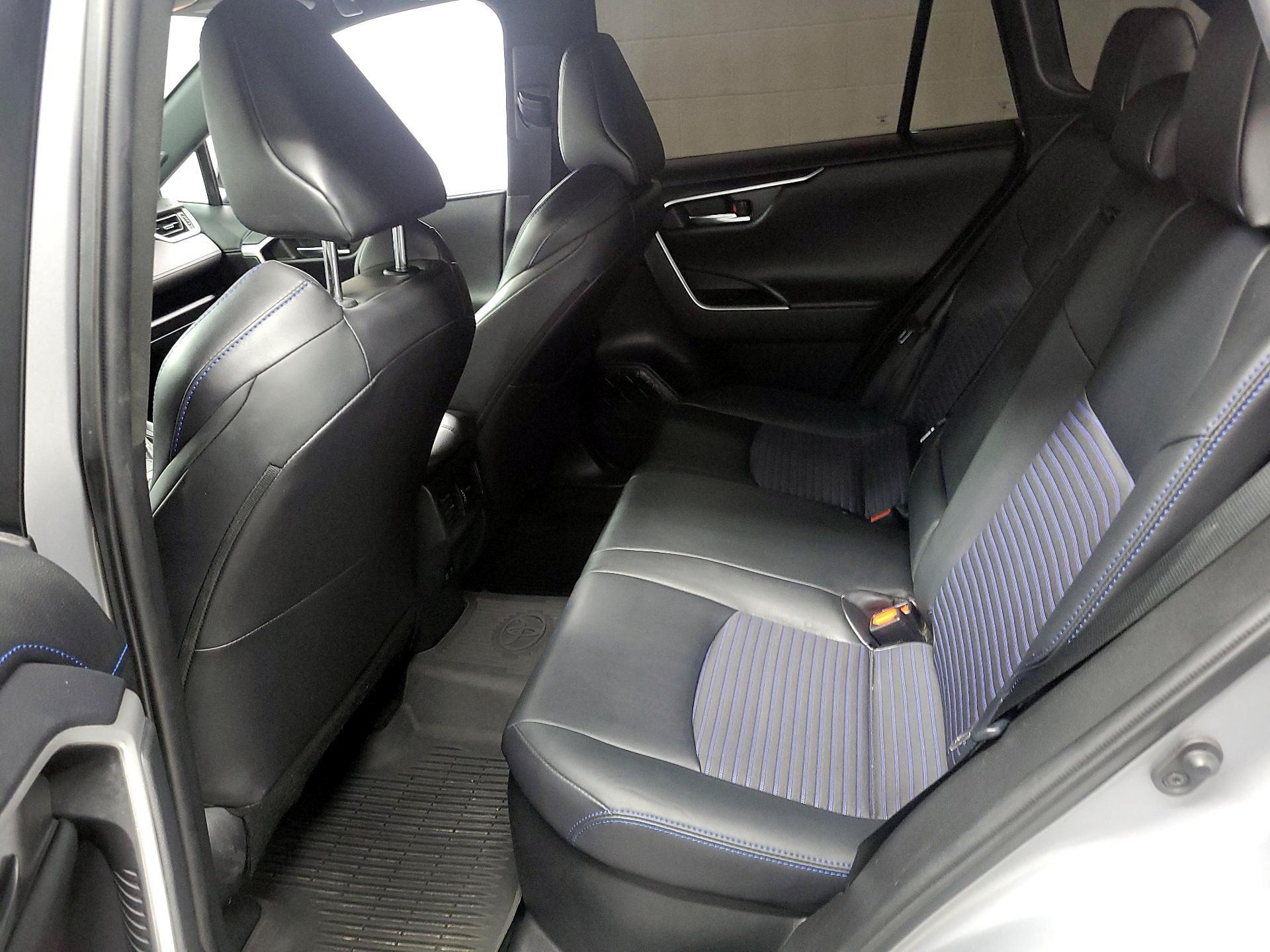 Thumbnail: 2021 Toyota RAV4 - 18