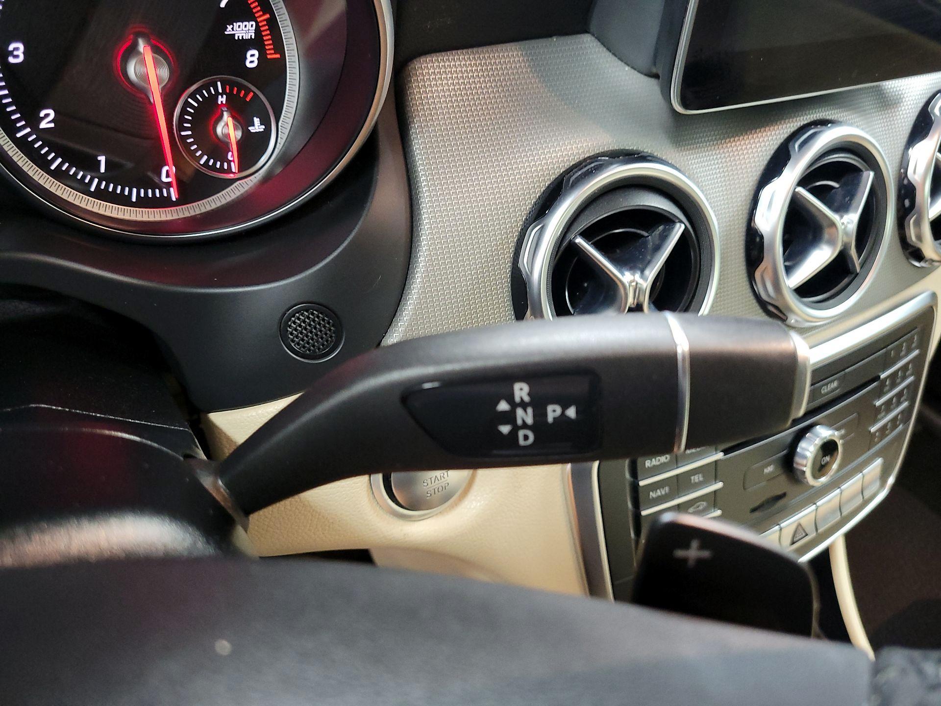 Thumbnail: 2018 Mercedes-Benz GLA - 17