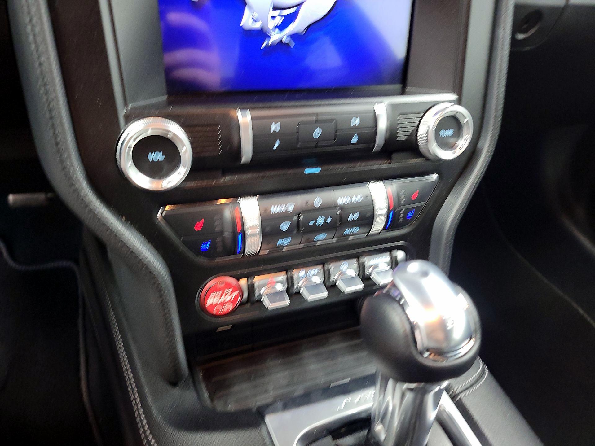 Thumbnail: 2022 Ford Mustang - 14