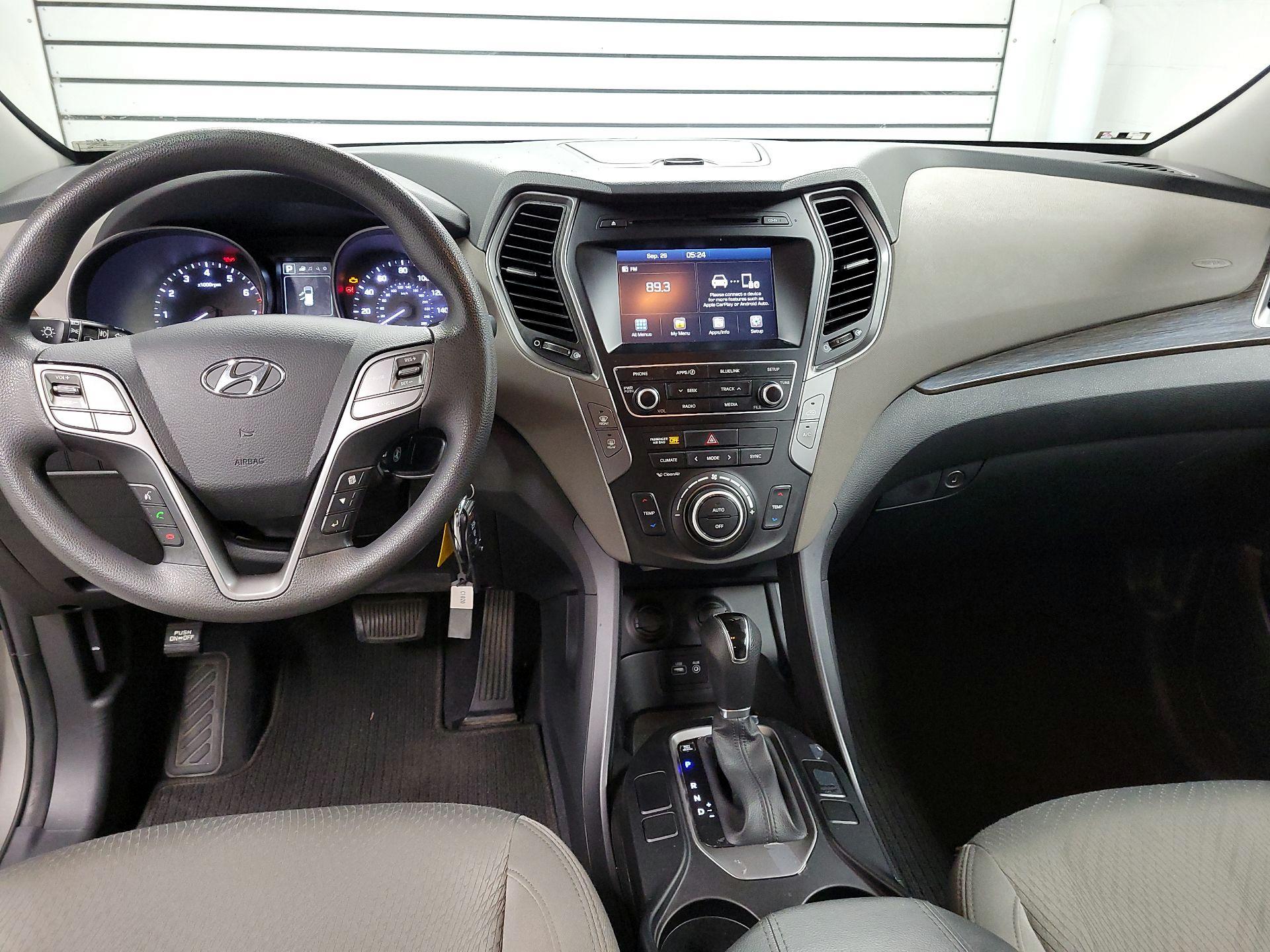 Thumbnail: 2017 Hyundai Santa Fe - 9
