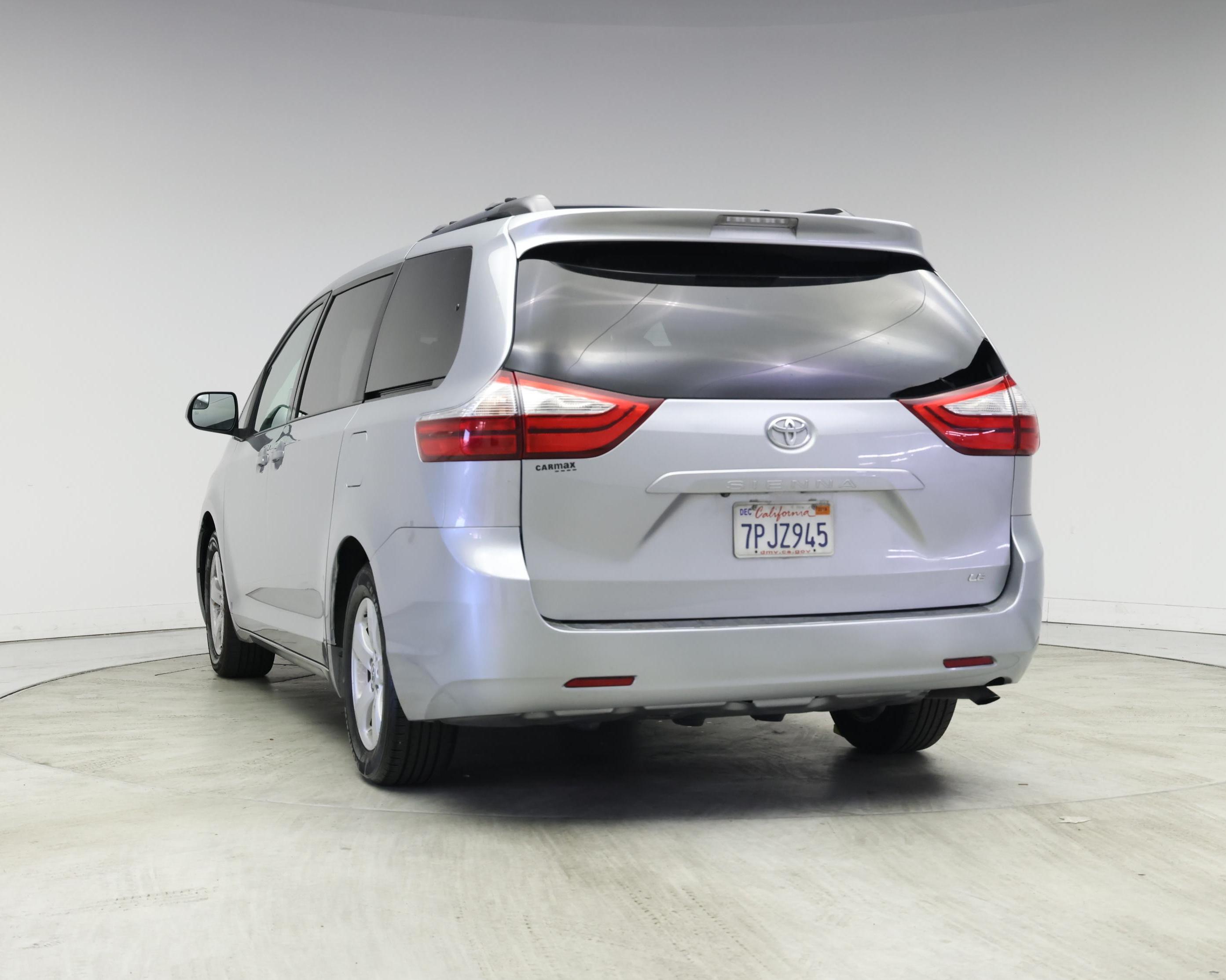 Thumbnail: 2015 Toyota Sienna - 2