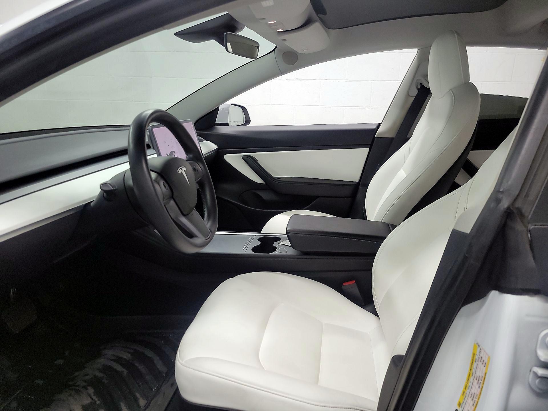 Thumbnail: 2021 Tesla Model 3 - 11