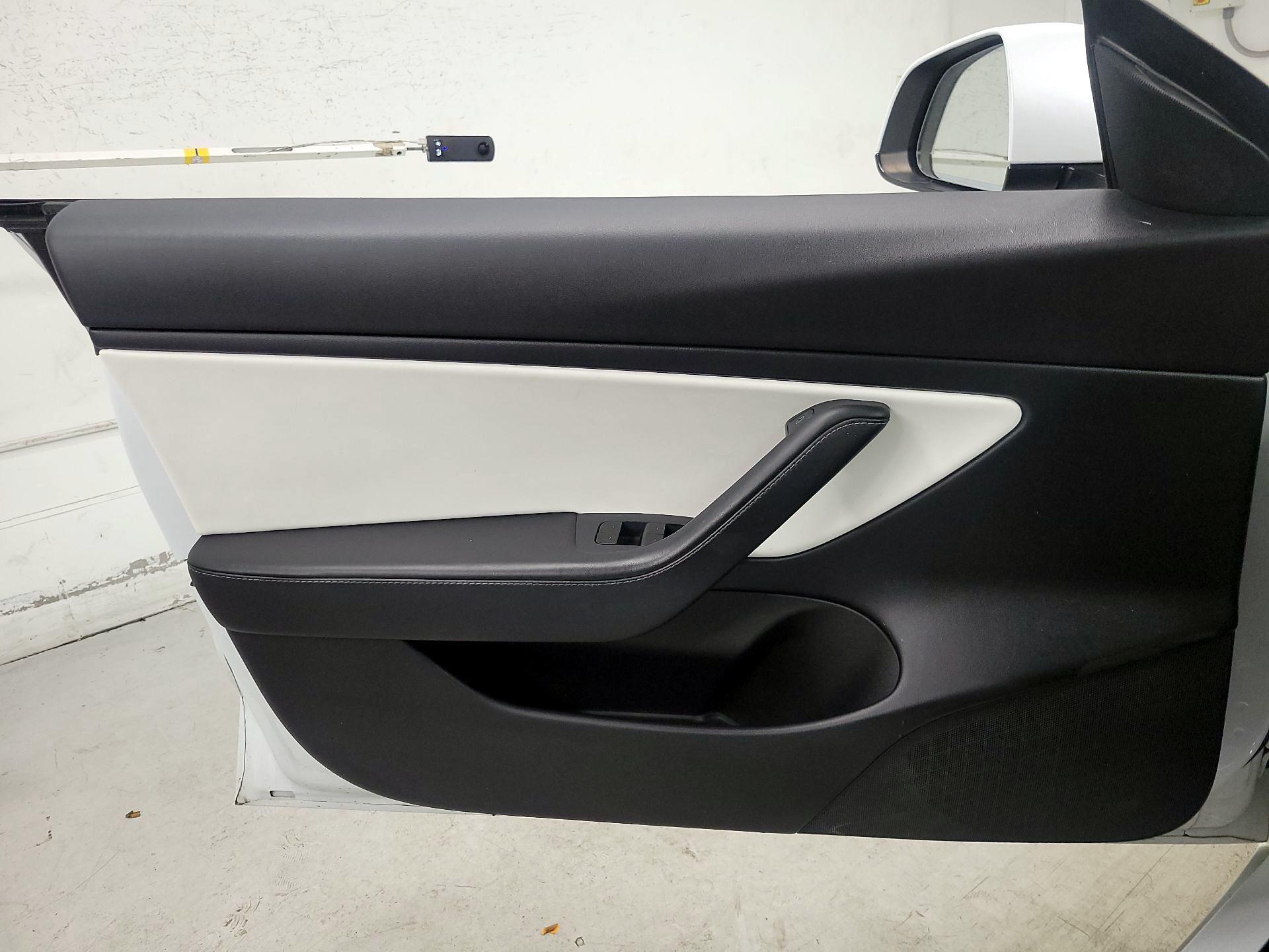 Thumbnail: 2021 Tesla Model 3 - 12