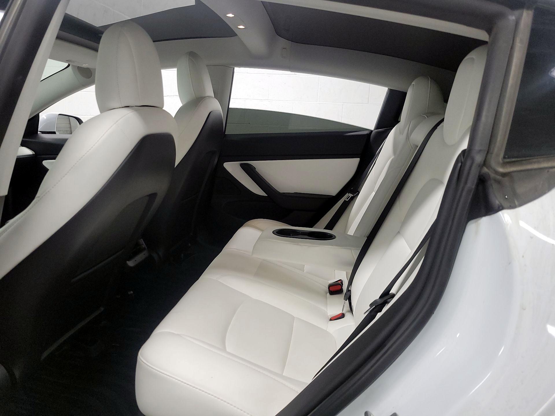 Thumbnail: 2021 Tesla Model 3 - 17