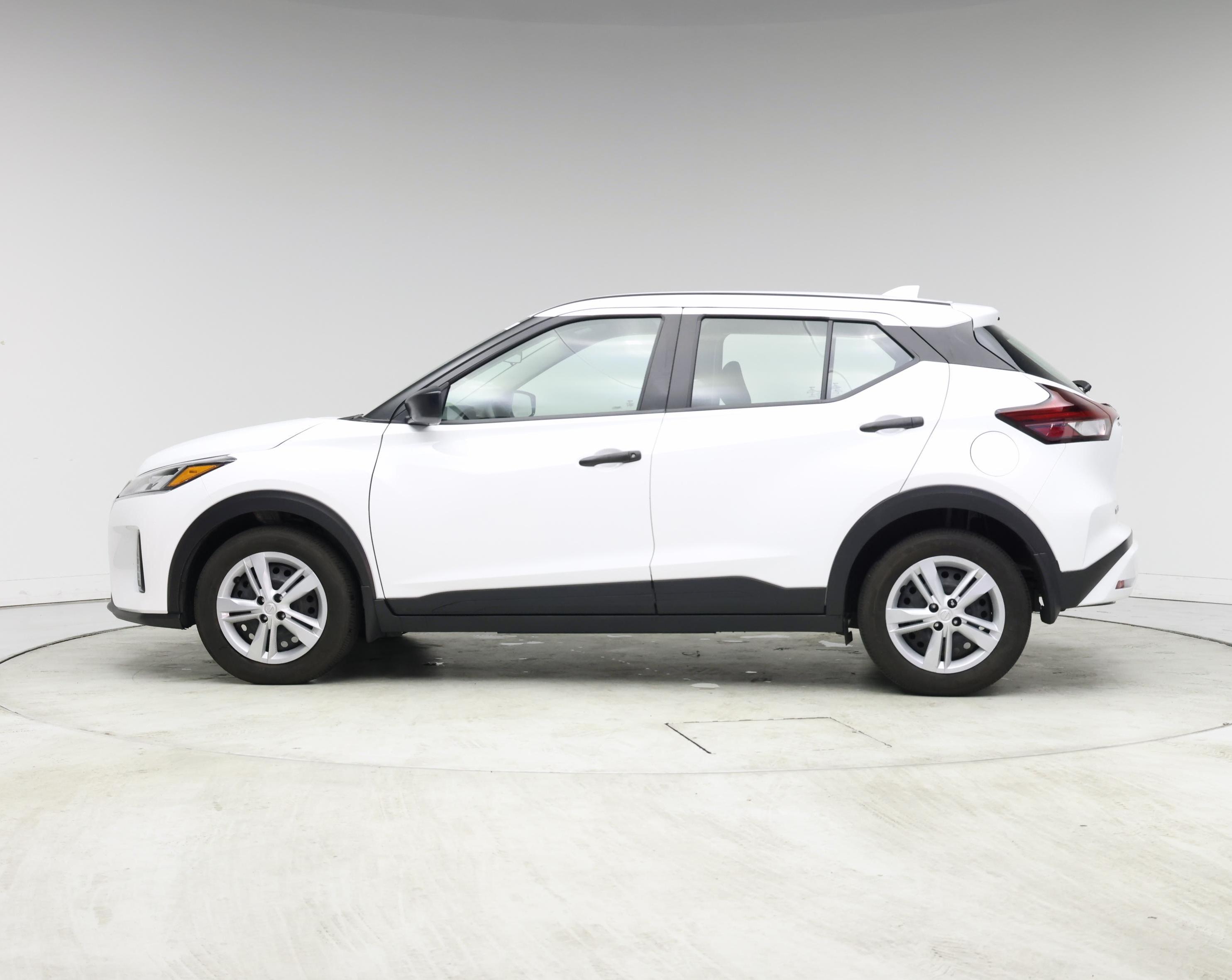 Thumbnail: 2022 Nissan Kicks - 3