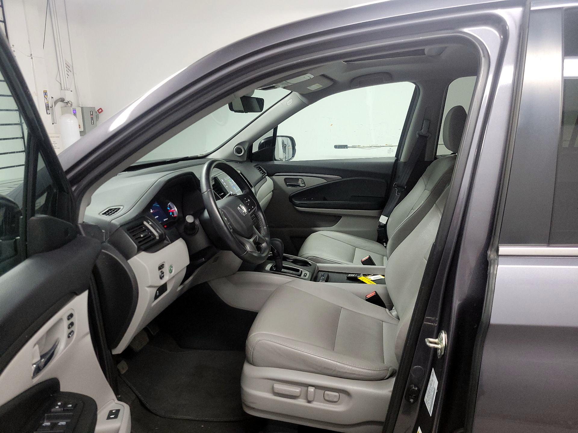 Thumbnail: 2020 Honda Pilot - 11