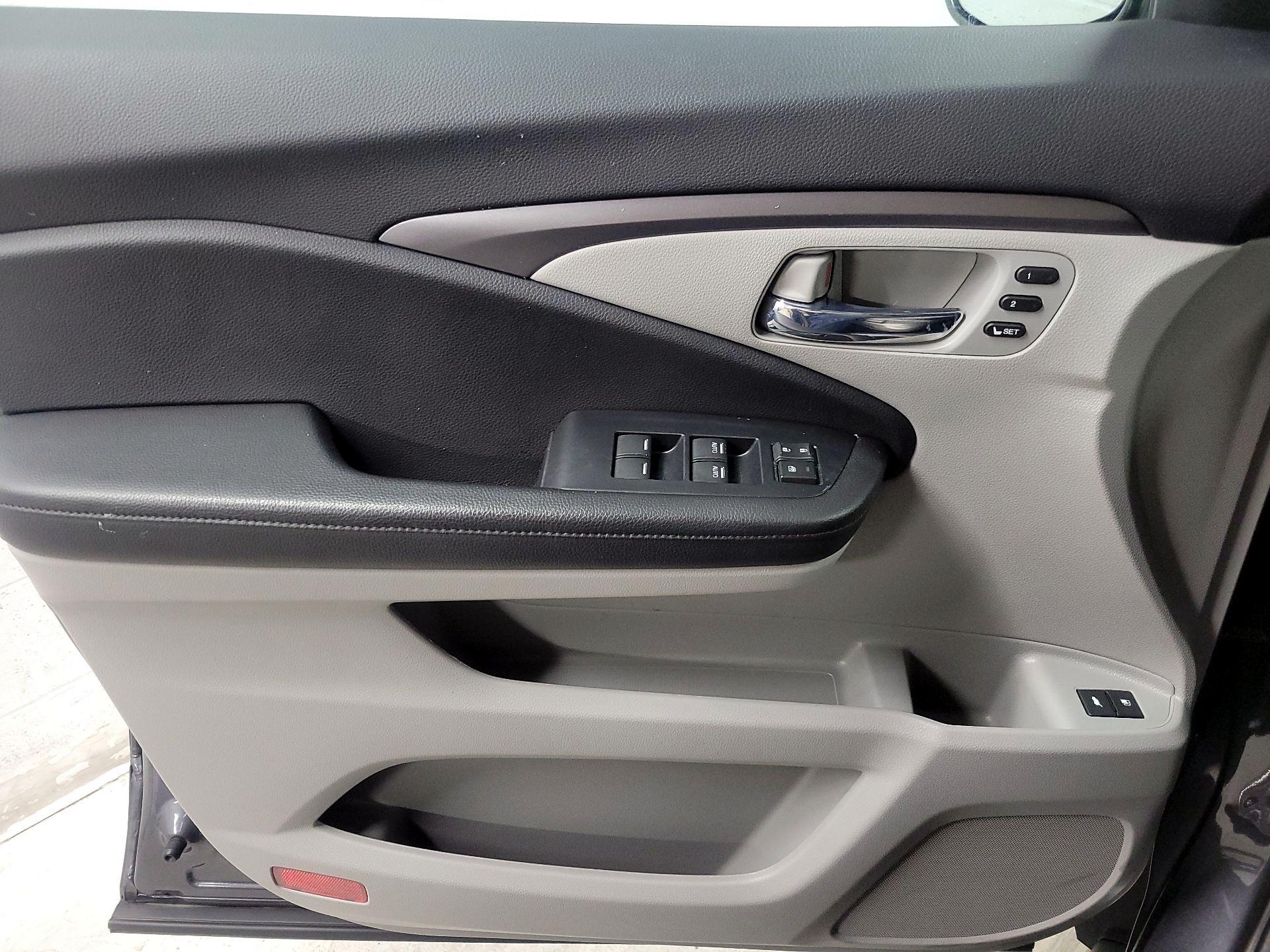 Thumbnail: 2020 Honda Pilot - 12