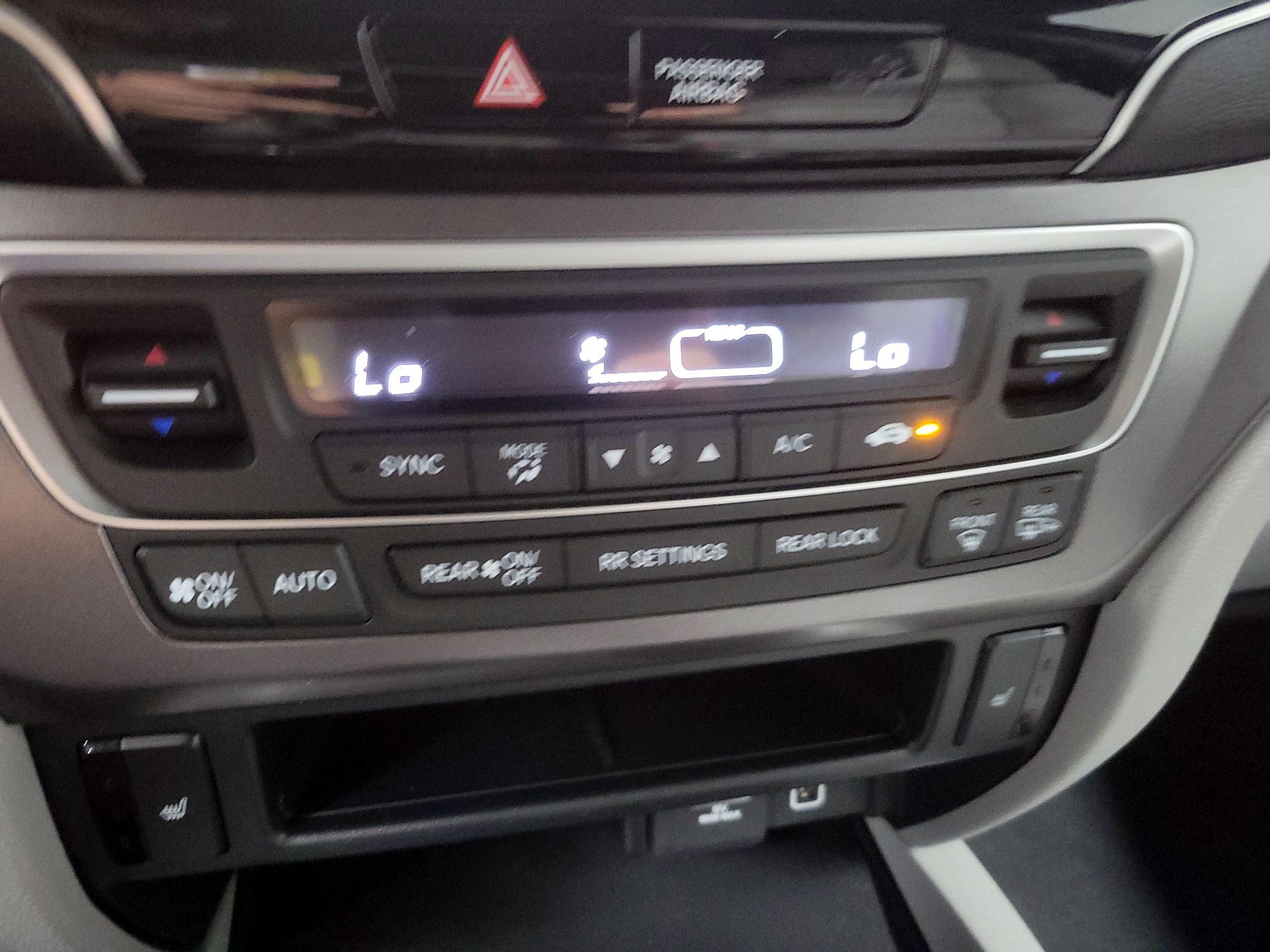 Thumbnail: 2020 Honda Pilot - 16