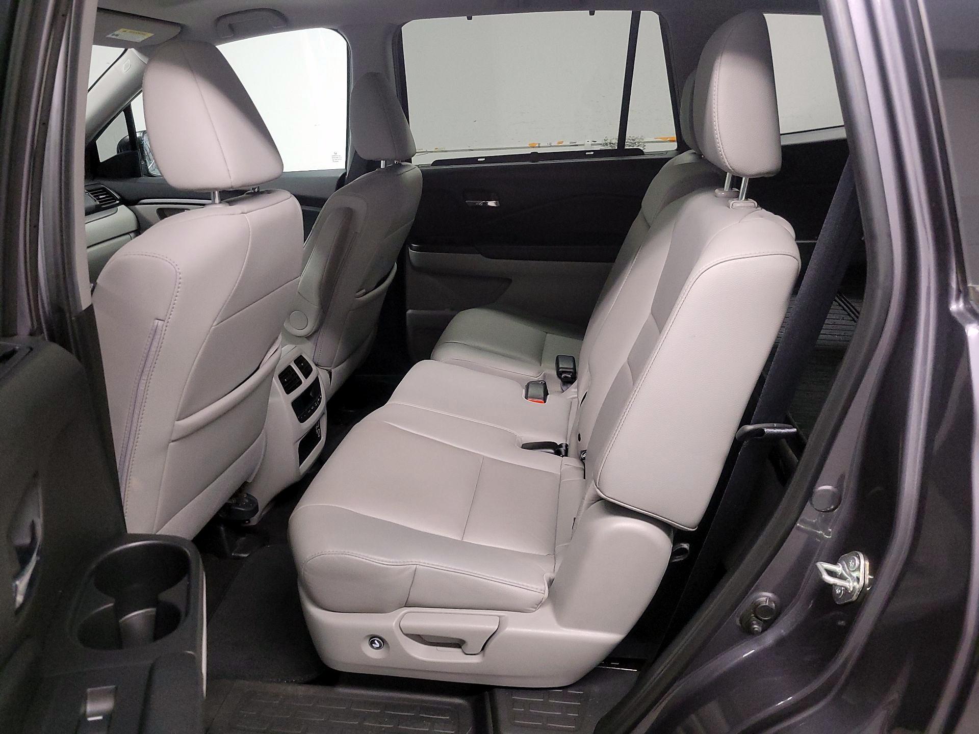 Thumbnail: 2020 Honda Pilot - 20