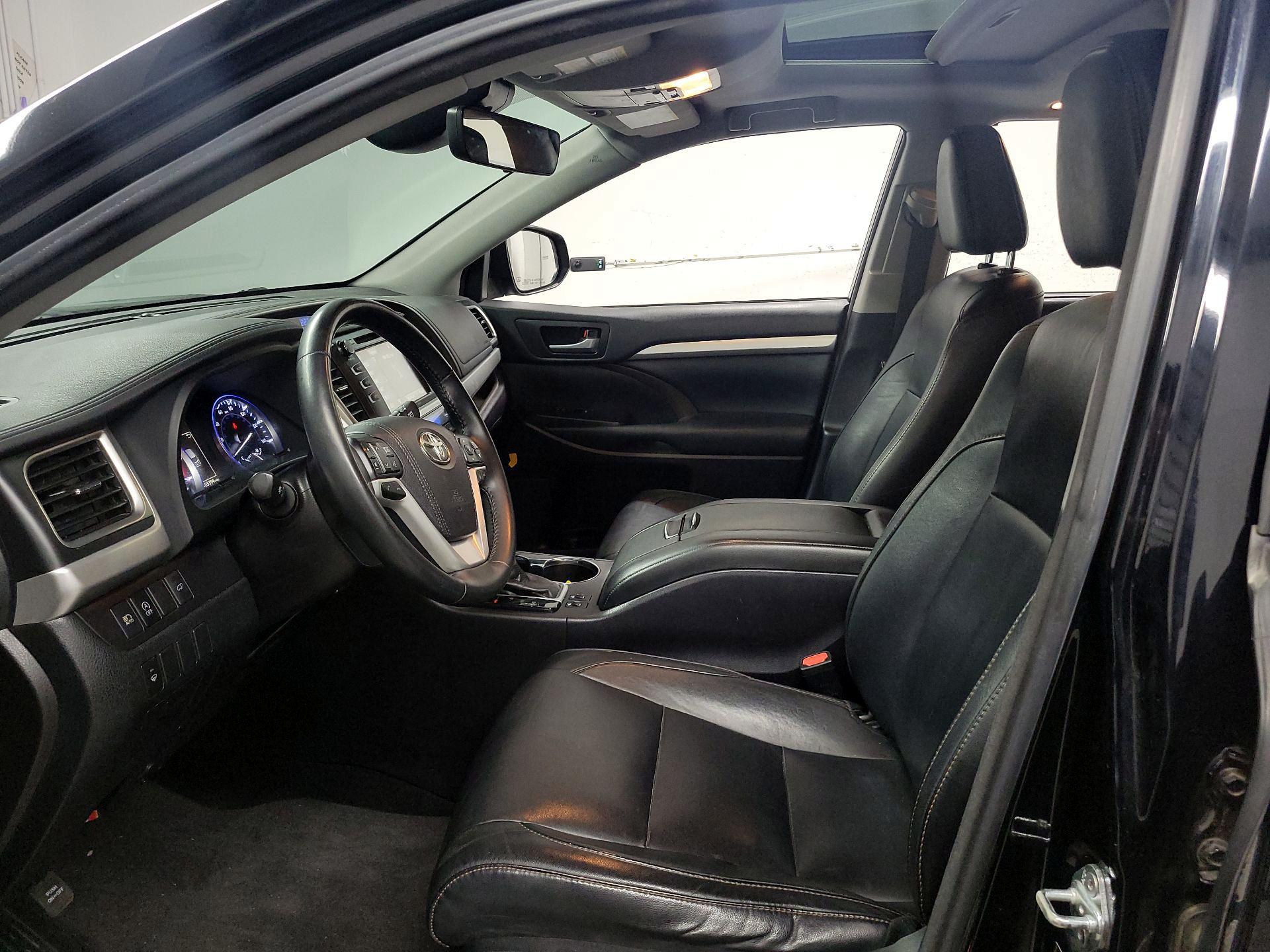 Thumbnail: 2018 Toyota Highlander - 11