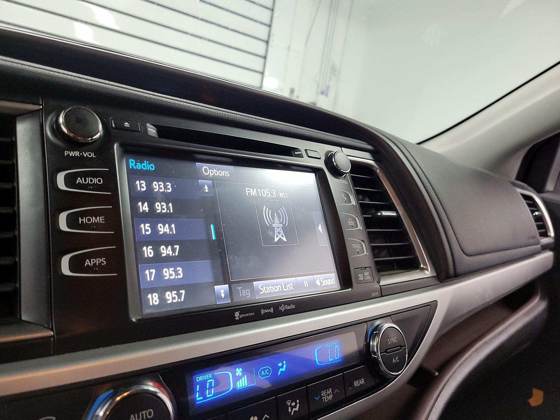 Thumbnail: 2018 Toyota Highlander - 15
