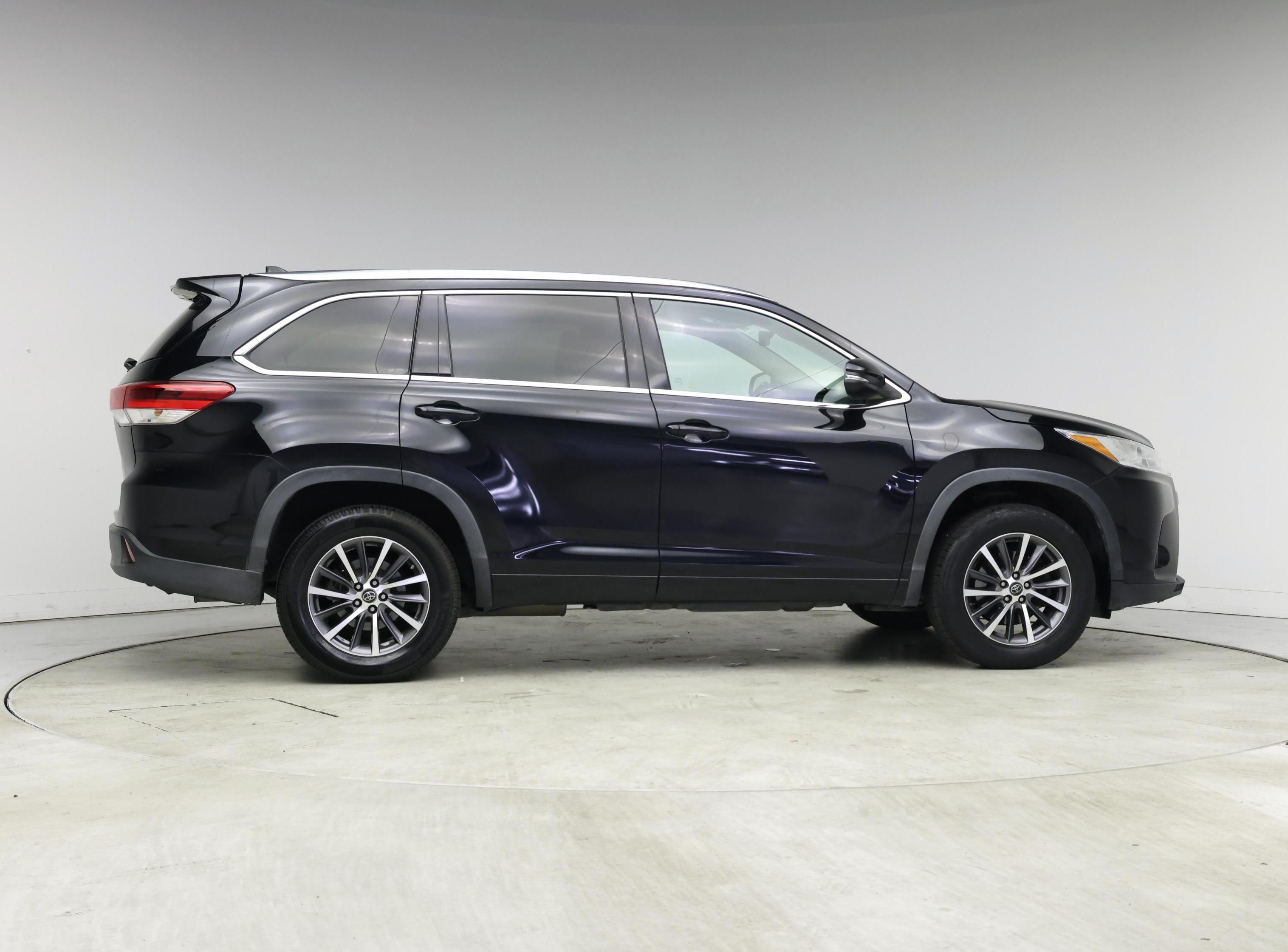 Thumbnail: 2018 Toyota Highlander - 7
