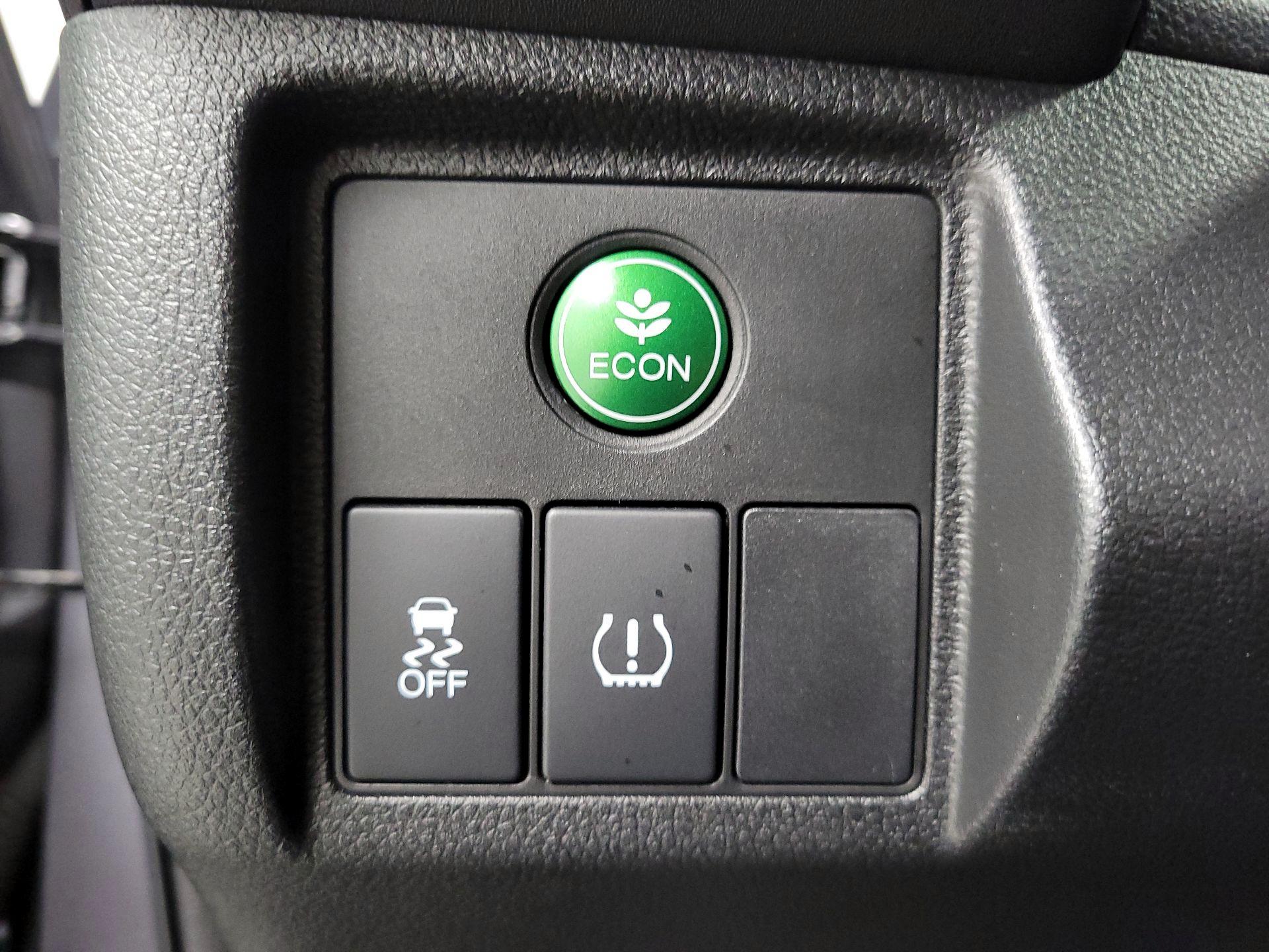 Thumbnail: 2016 Honda HR-V - 13