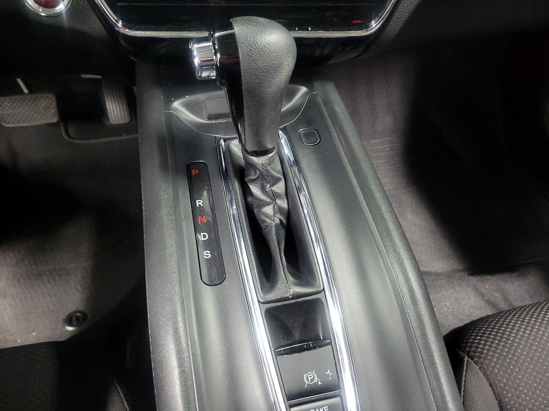 Thumbnail: 2016 Honda HR-V - 17