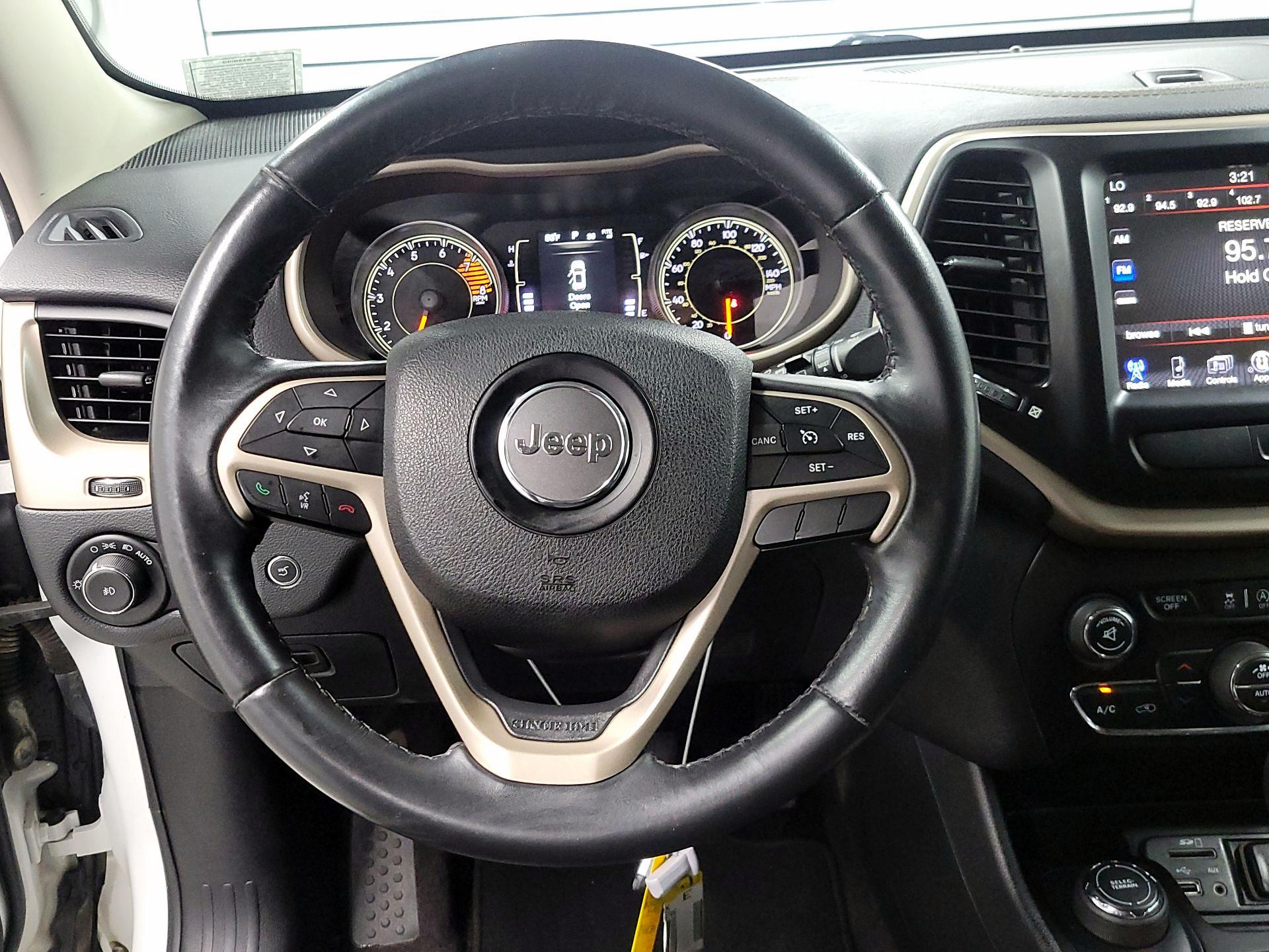Thumbnail: 2016 Jeep Cherokee - 10