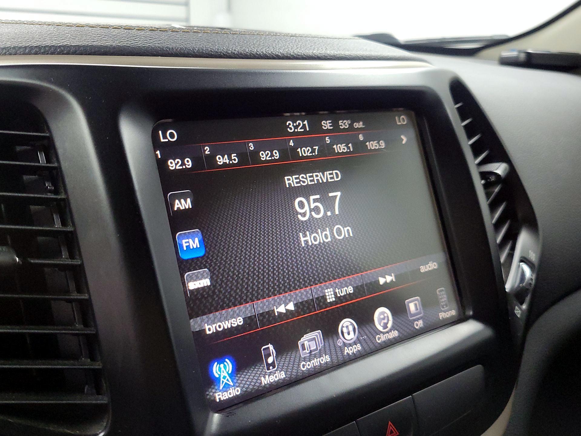 Thumbnail: 2016 Jeep Cherokee - 15