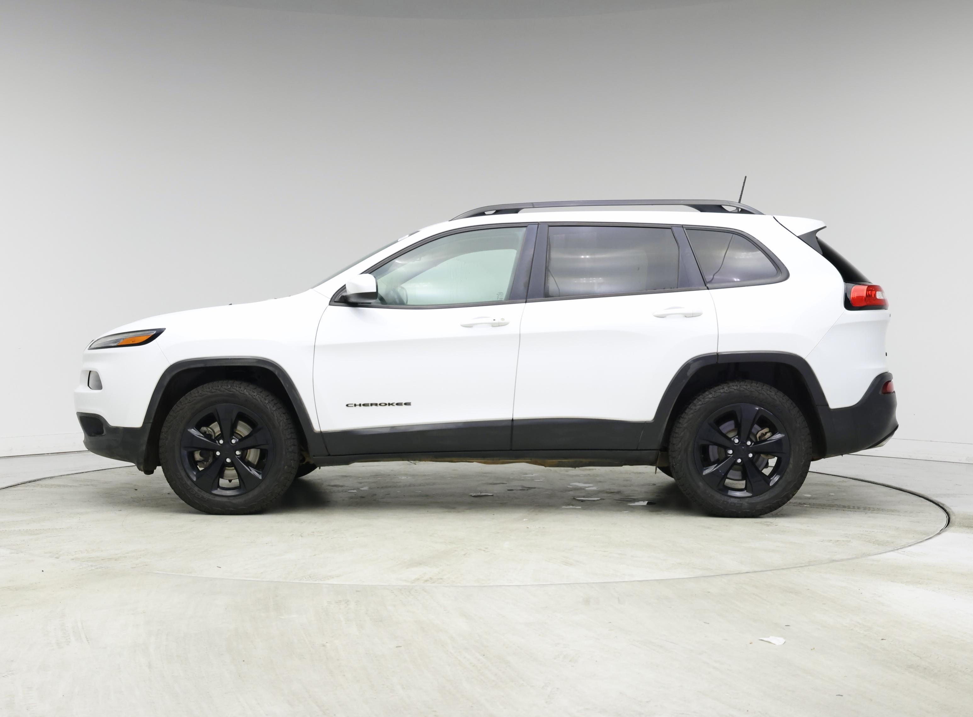 Thumbnail: 2016 Jeep Cherokee - 3