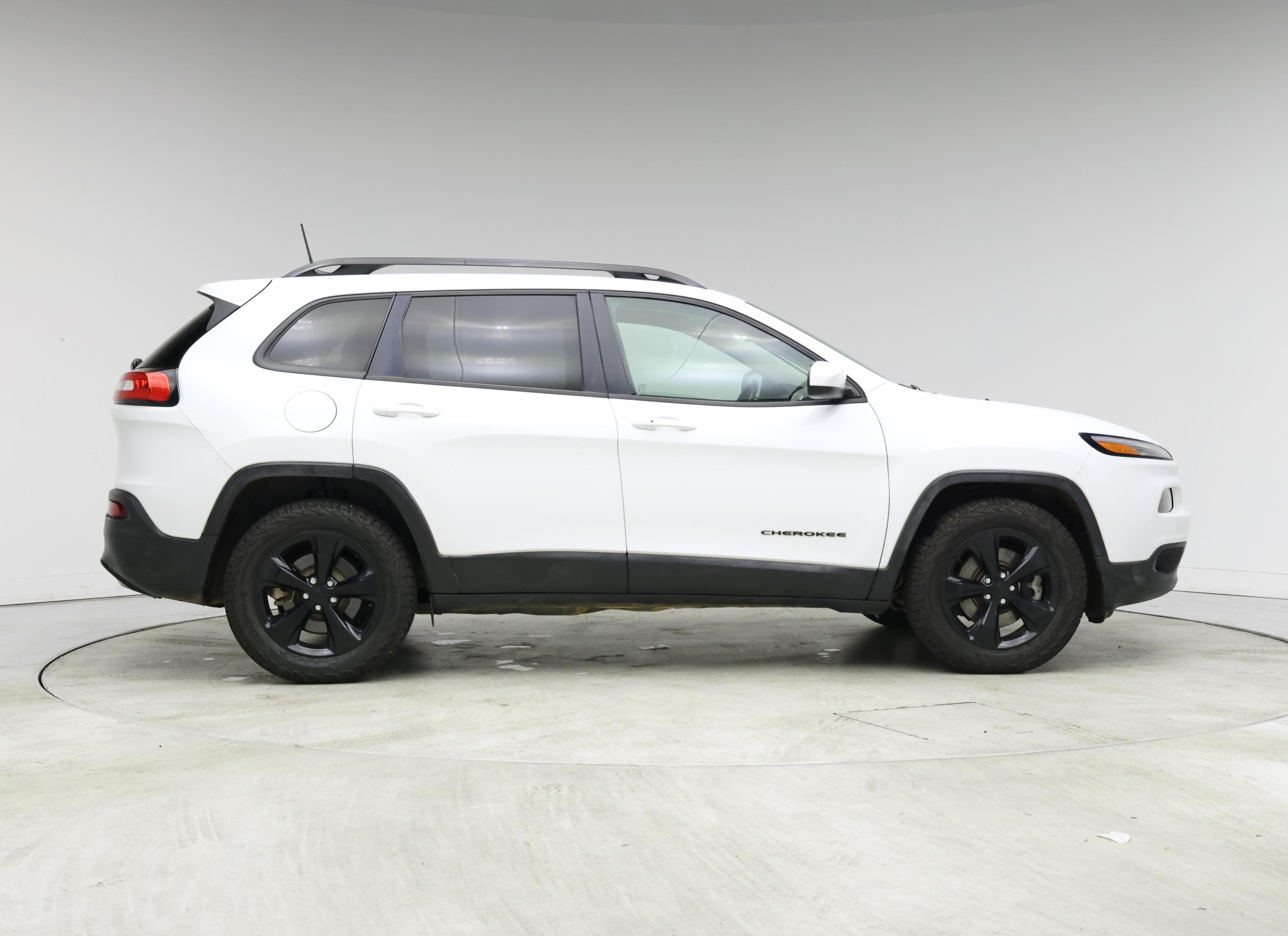 Thumbnail: 2016 Jeep Cherokee - 7