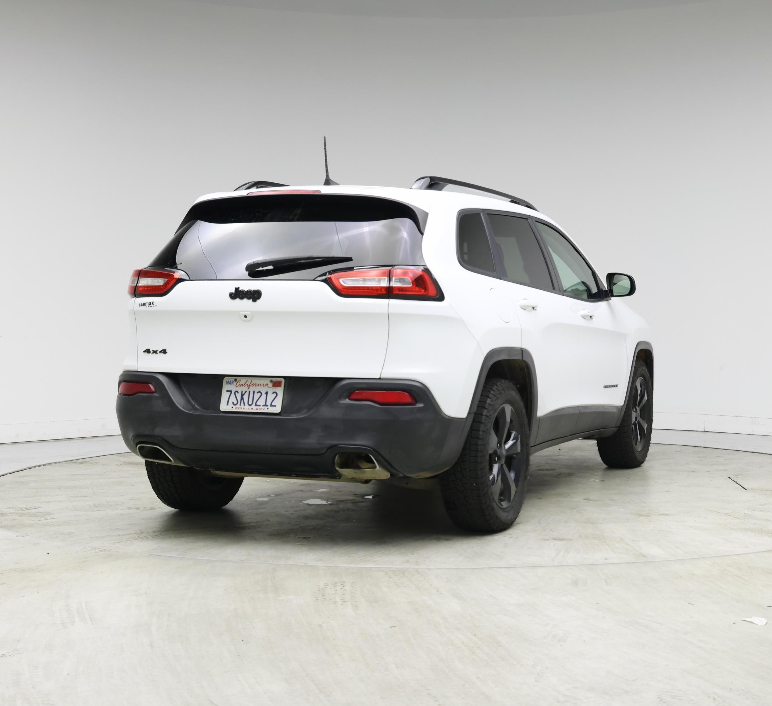 Thumbnail: 2016 Jeep Cherokee - 8