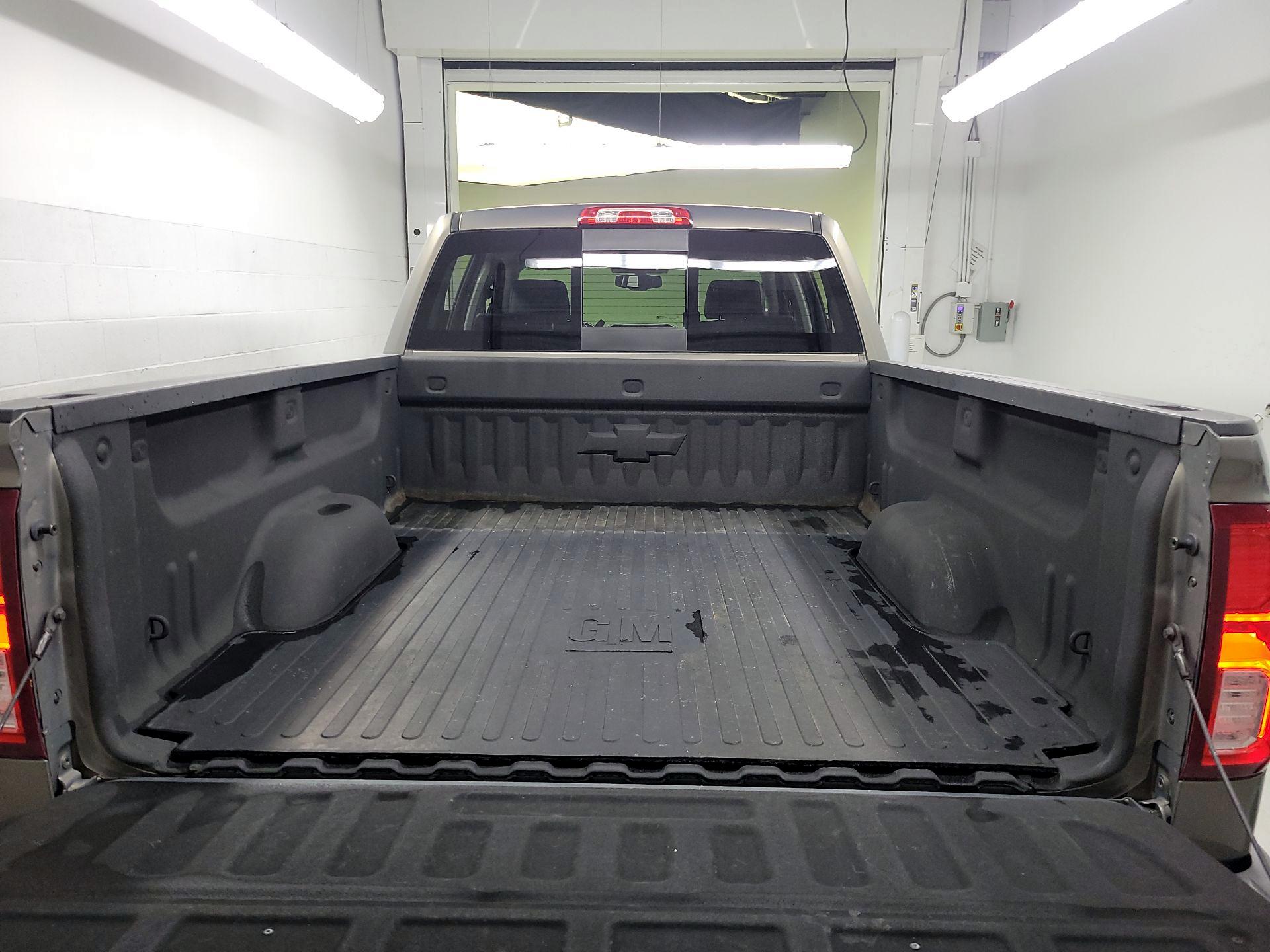 Thumbnail: 2017 Chevrolet Silverado 1500 - 18