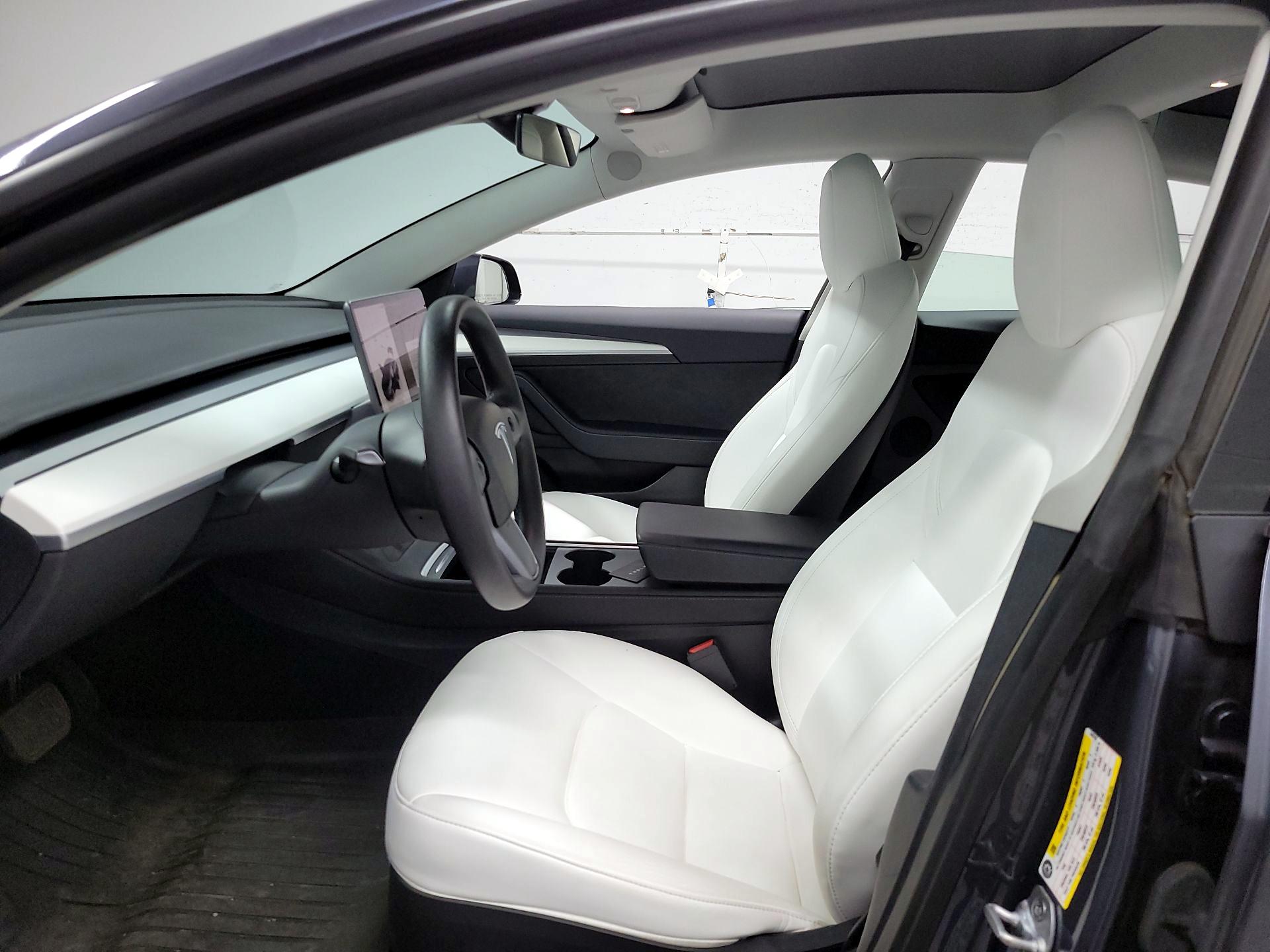 Thumbnail: 2023 Tesla Model 3 - 11