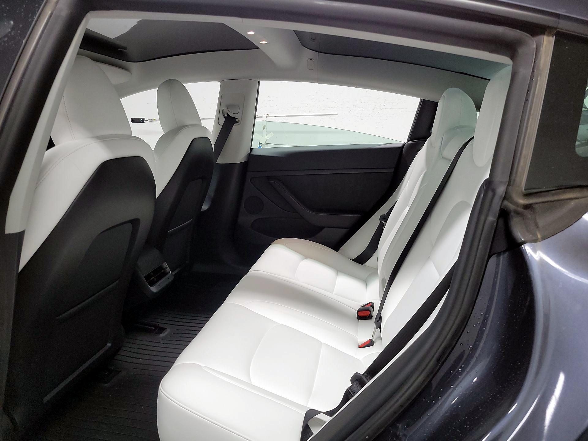 Thumbnail: 2023 Tesla Model 3 - 17