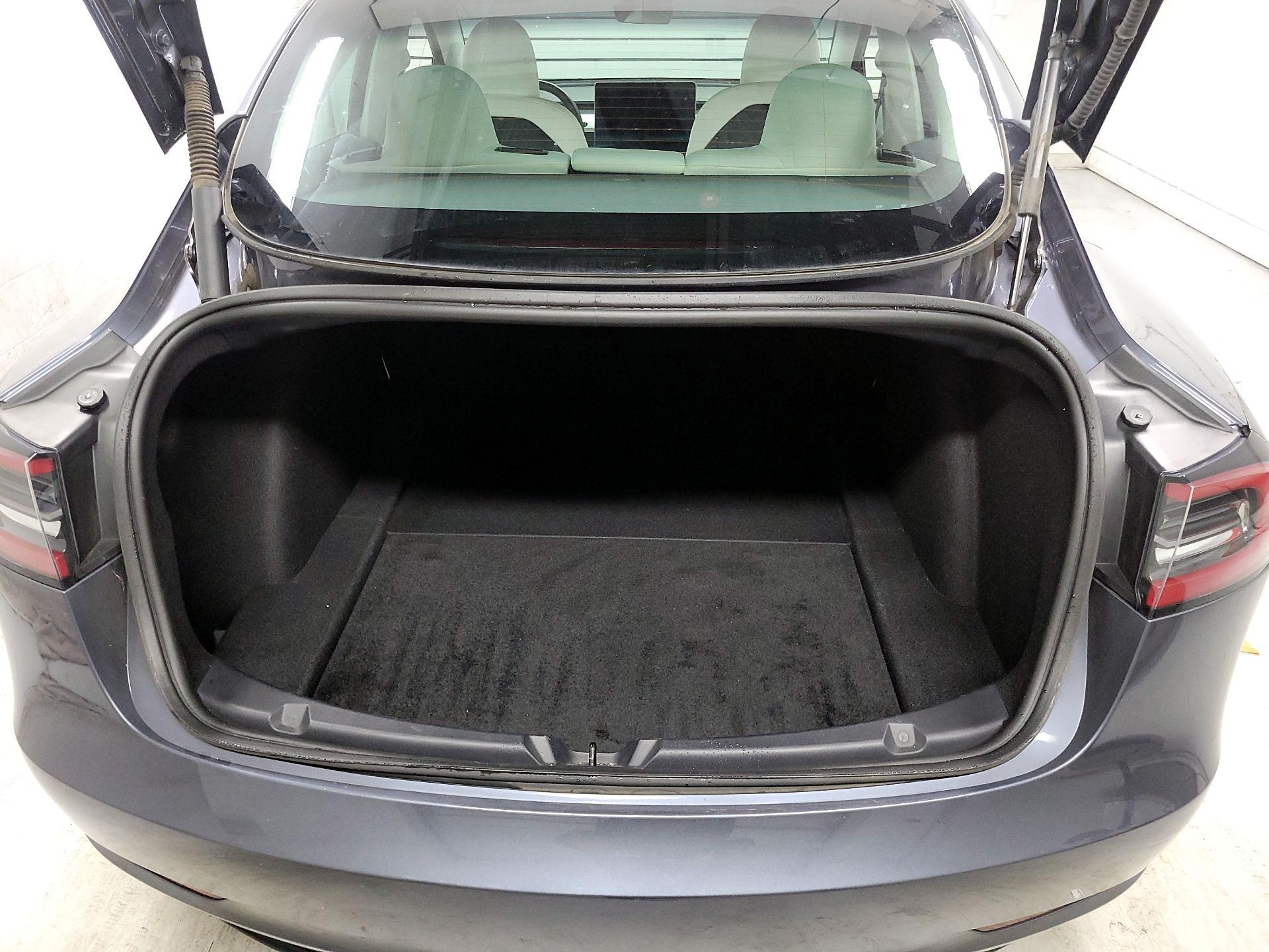 Thumbnail: 2023 Tesla Model 3 - 18