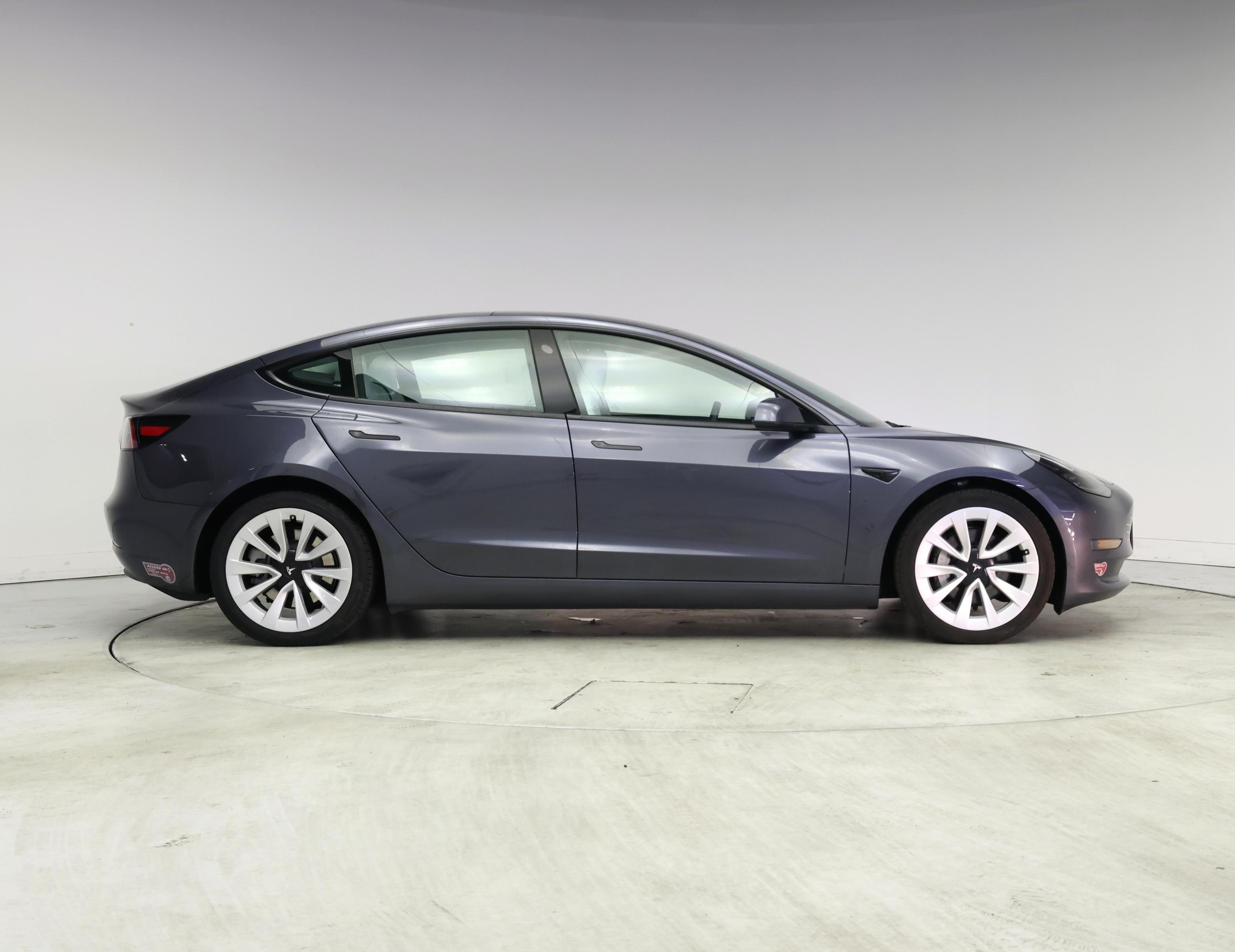 Thumbnail: 2023 Tesla Model 3 - 7