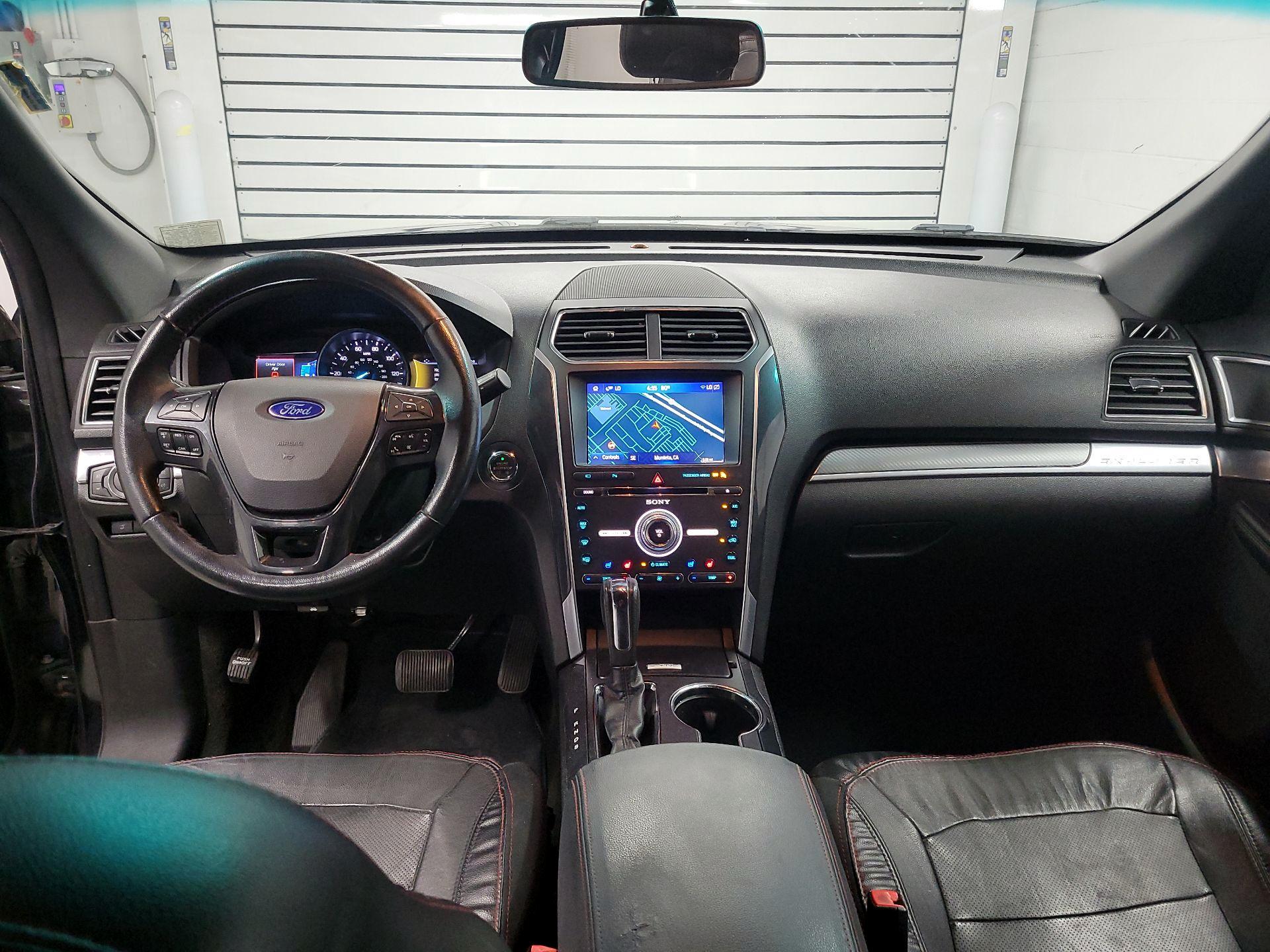 Thumbnail: 2016 Ford Explorer - 9