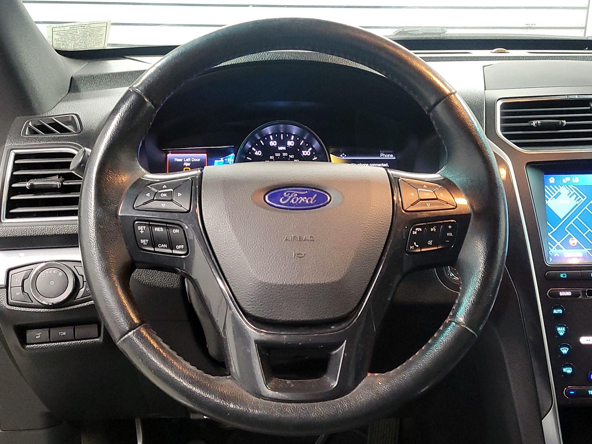 Thumbnail: 2016 Ford Explorer - 10