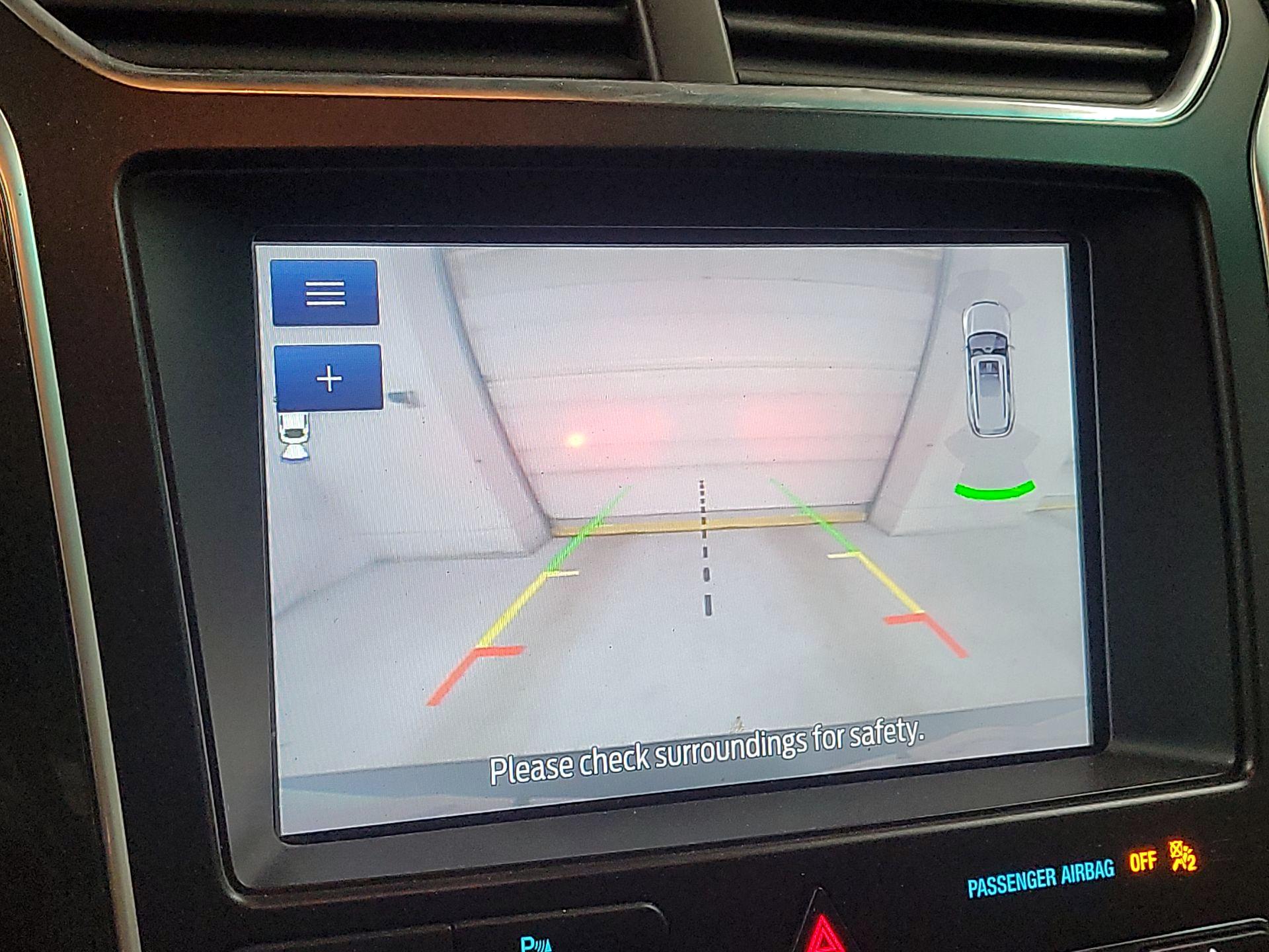 Thumbnail: 2016 Ford Explorer - 15