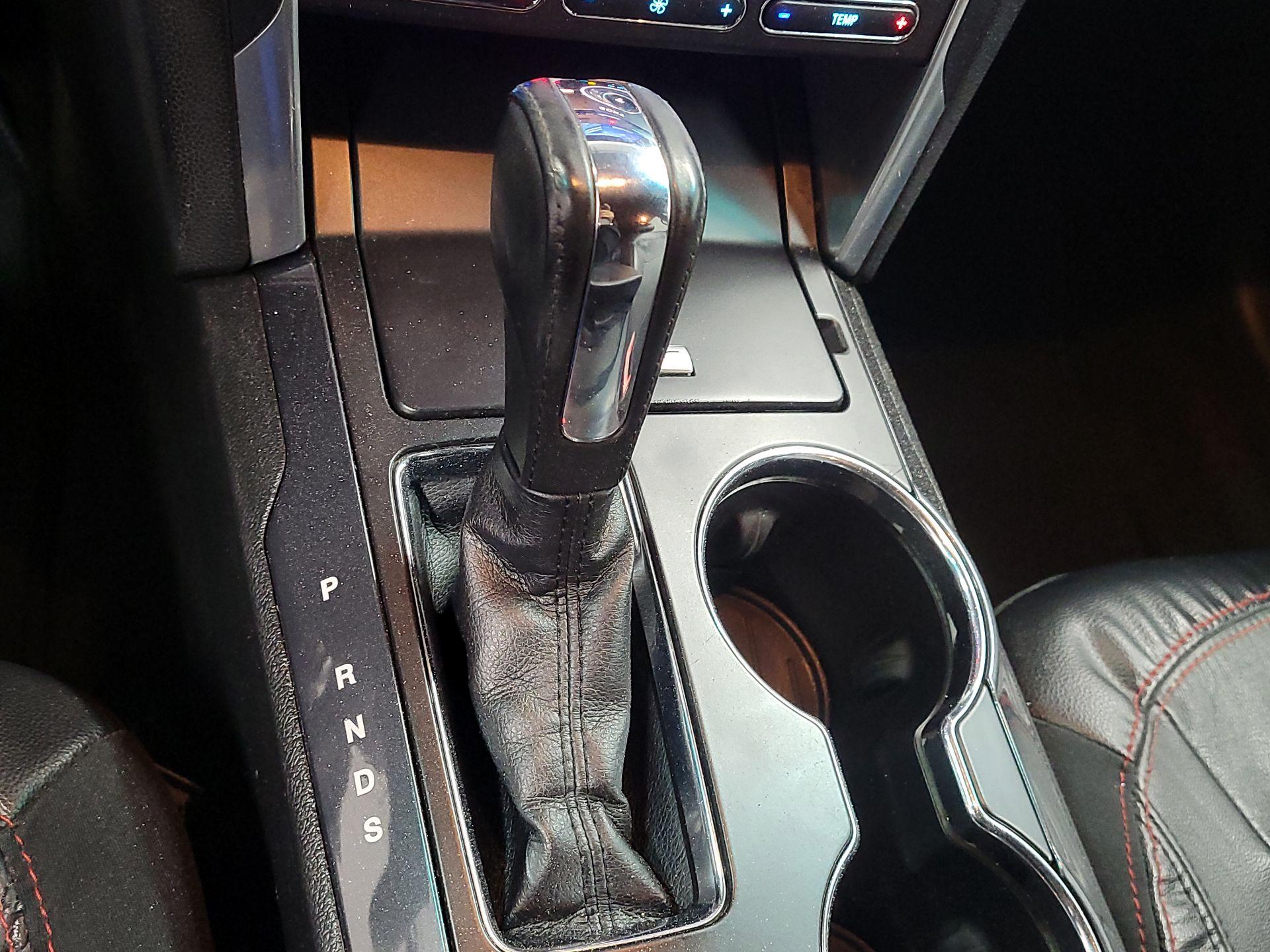 Thumbnail: 2016 Ford Explorer - 18