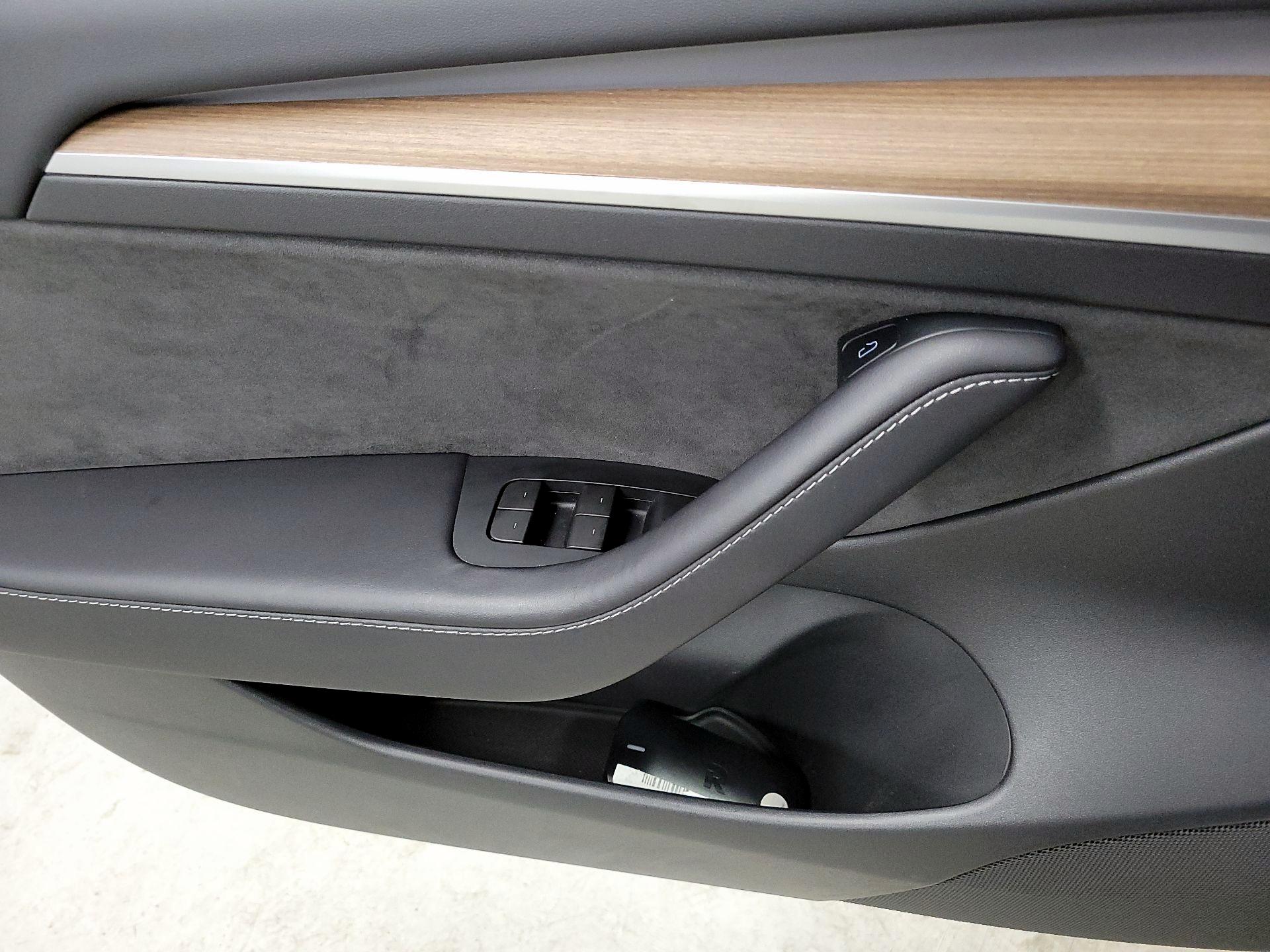 Thumbnail: 2023 Tesla Model 3 - 12