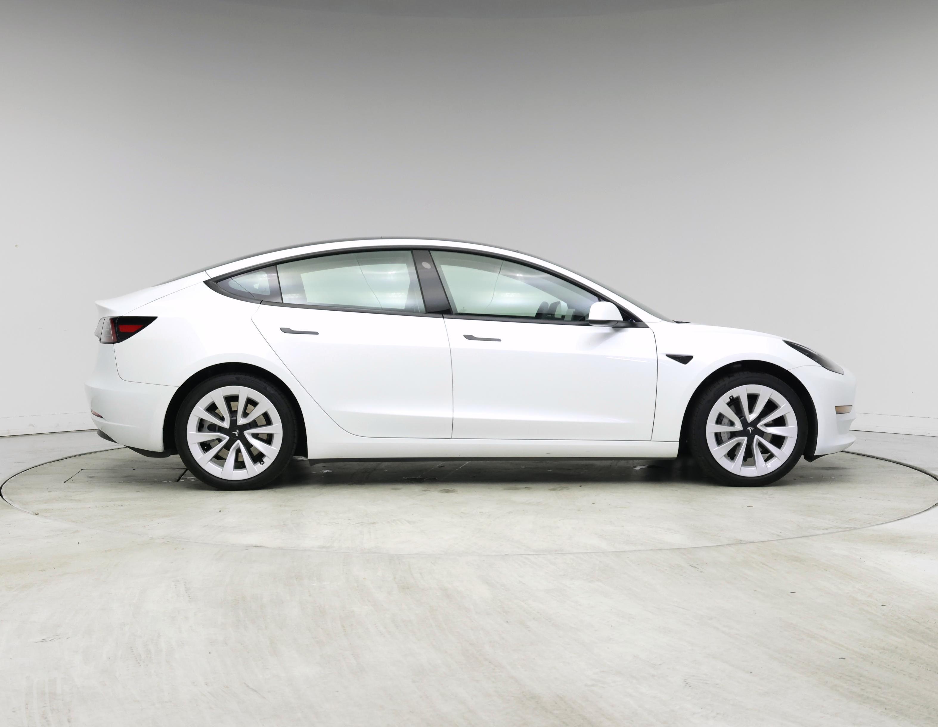 Thumbnail: 2023 Tesla Model 3 - 7