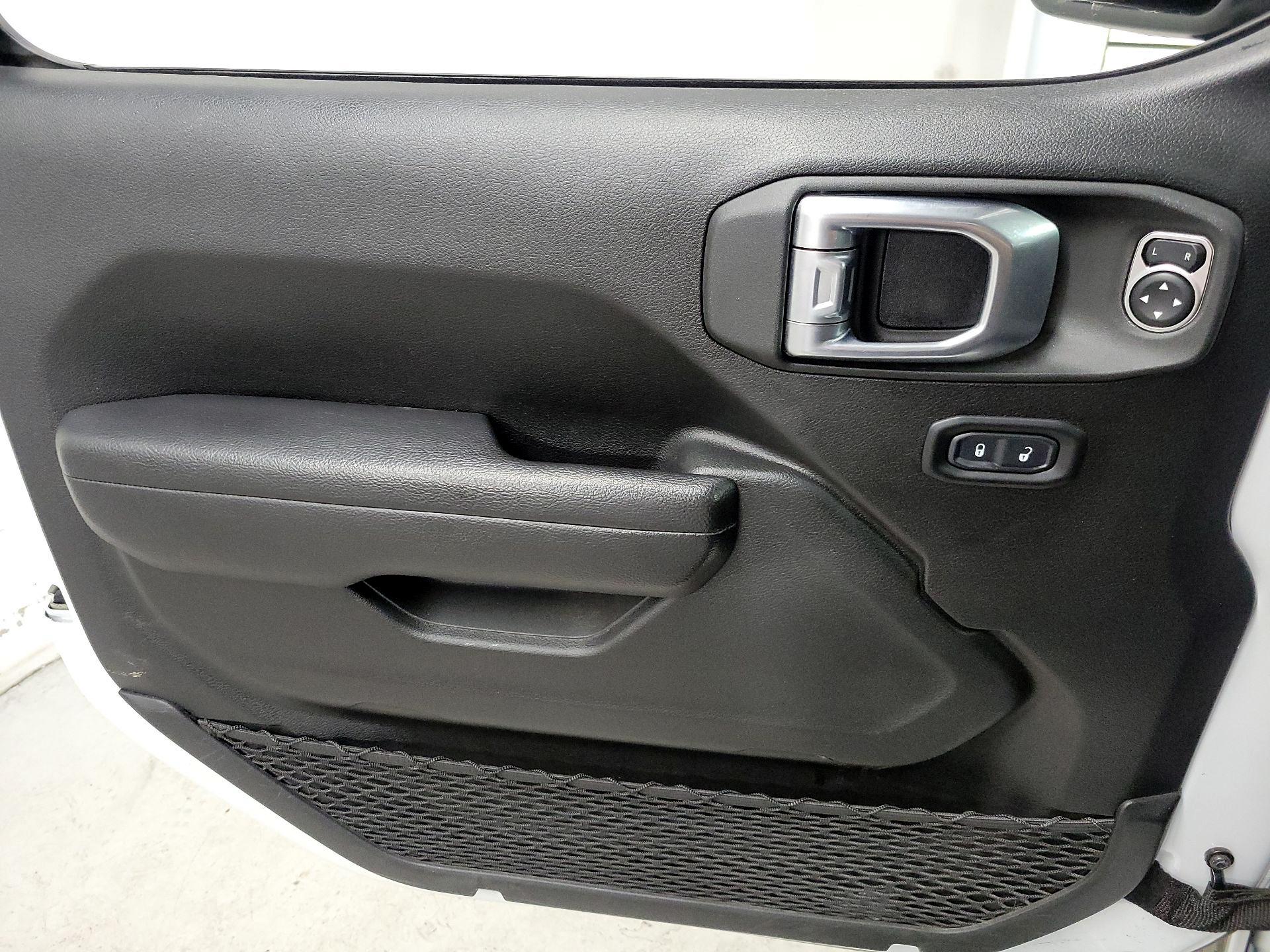 Thumbnail: 2023 Jeep Gladiator - 12