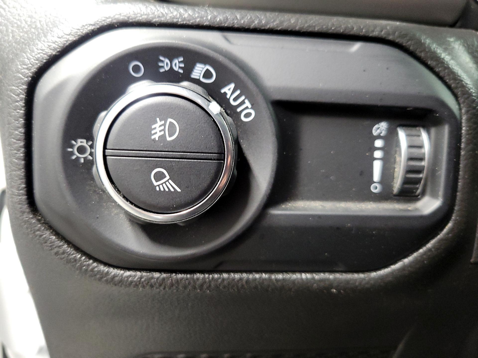 Thumbnail: 2023 Jeep Gladiator - 13