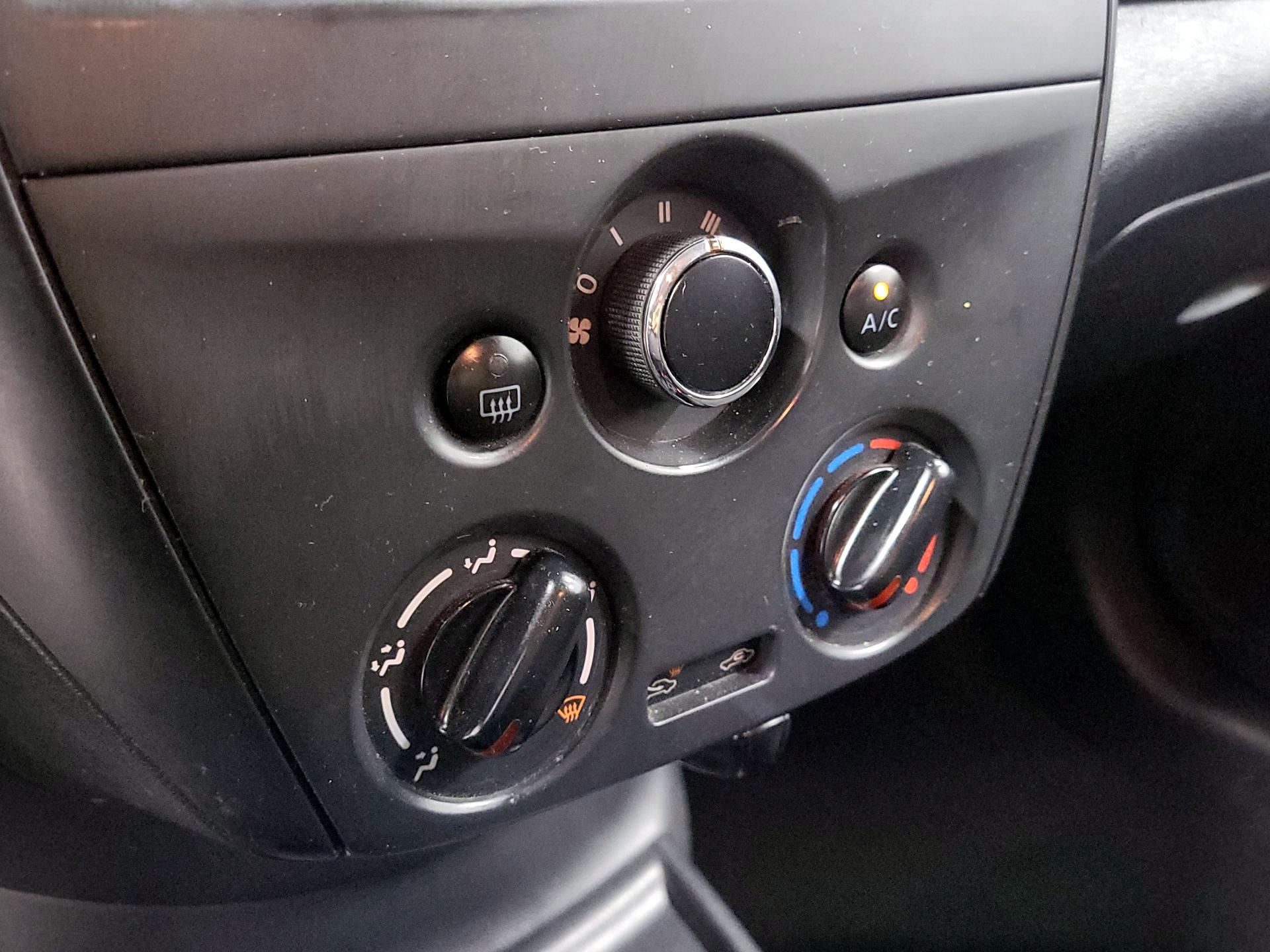 Thumbnail: 2015 Nissan Versa - 15