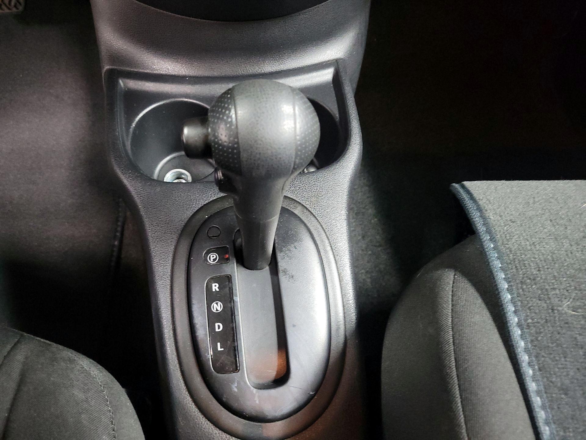 Thumbnail: 2015 Nissan Versa - 16