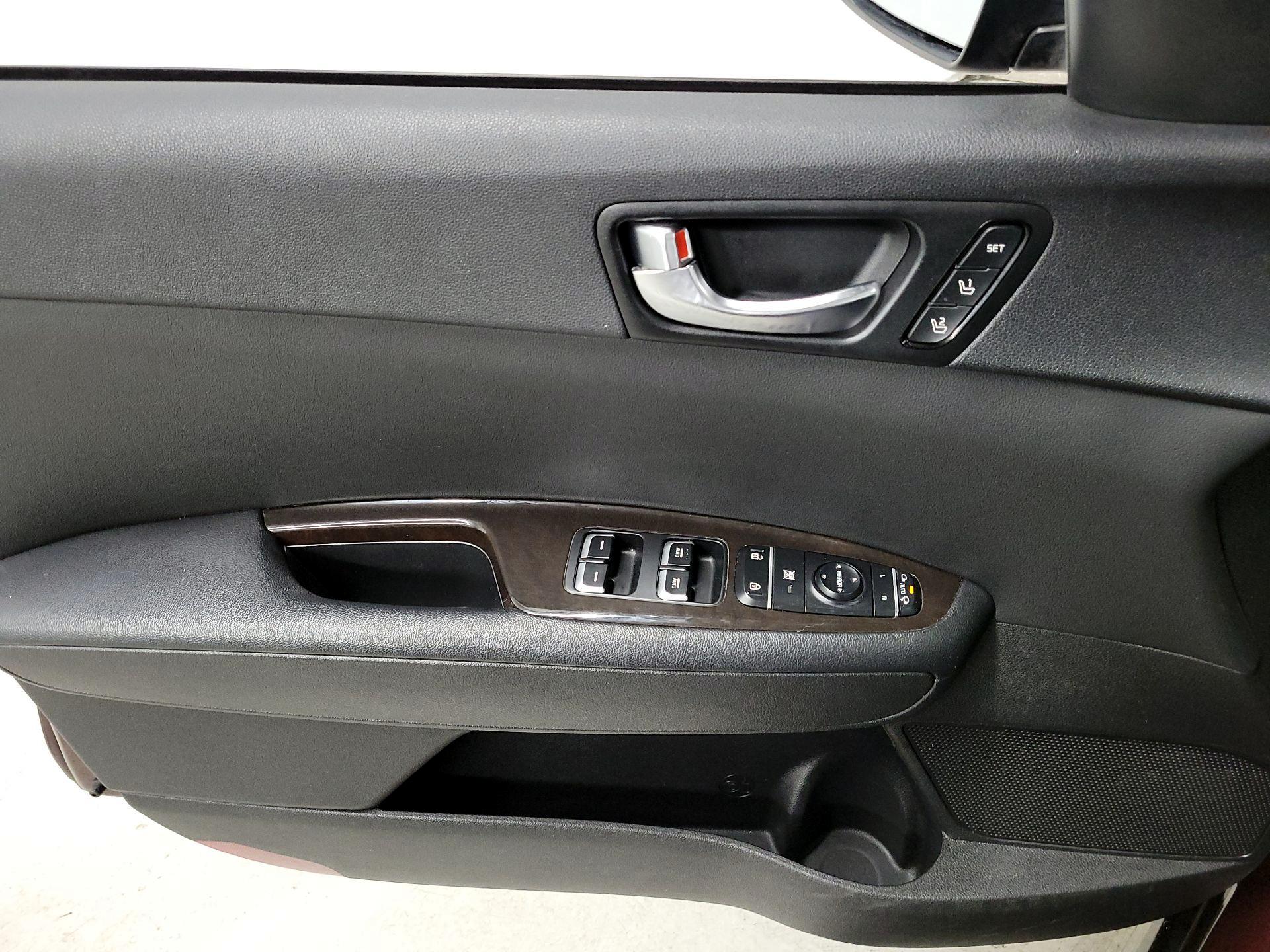 Thumbnail: 2016 Kia Optima - 12