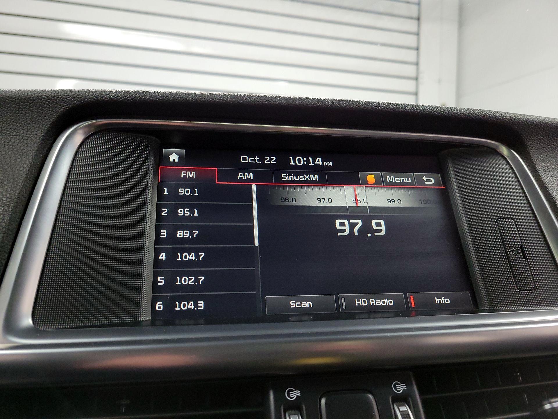 Thumbnail: 2016 Kia Optima - 16