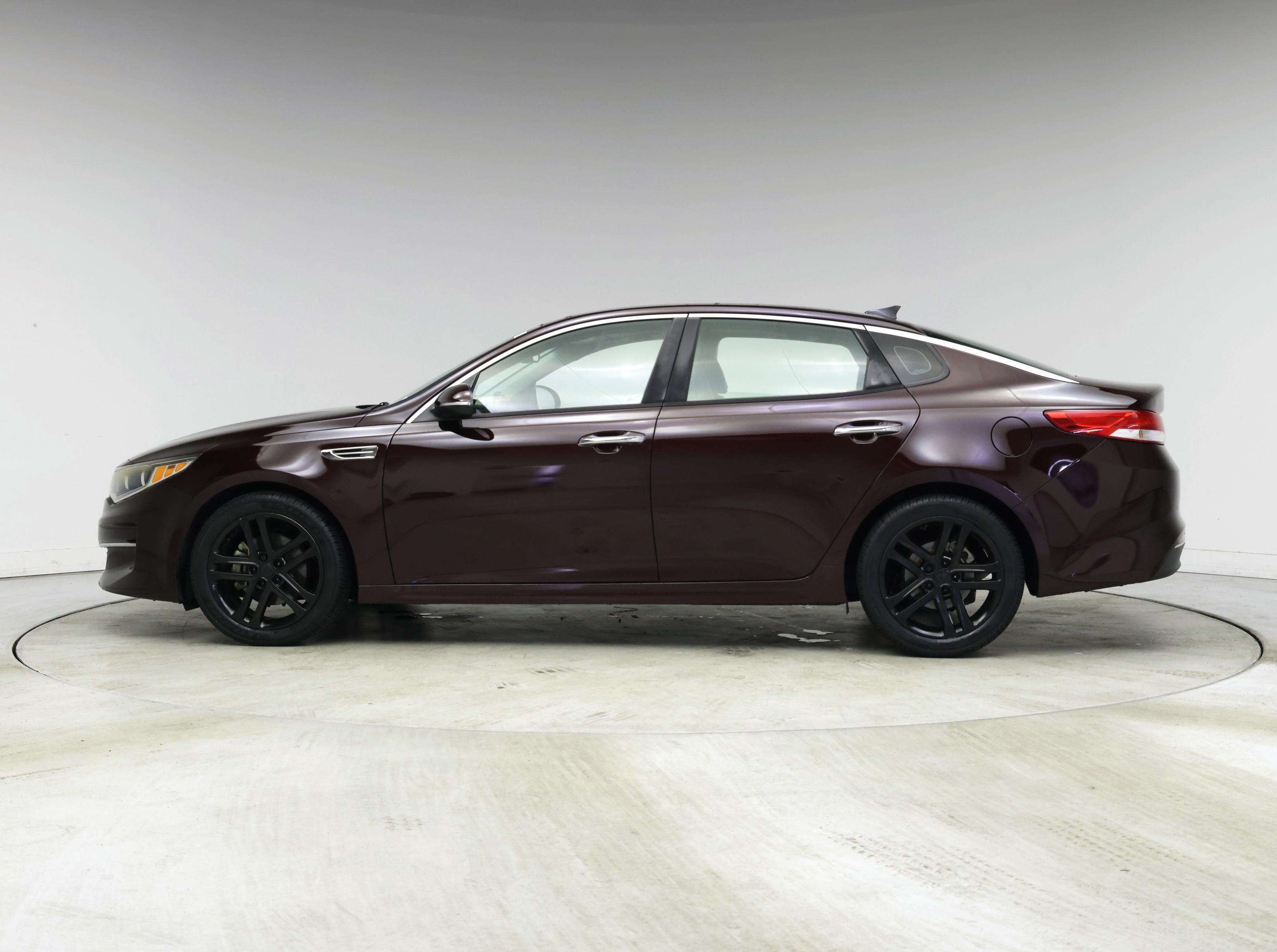 Thumbnail: 2016 Kia Optima - 3