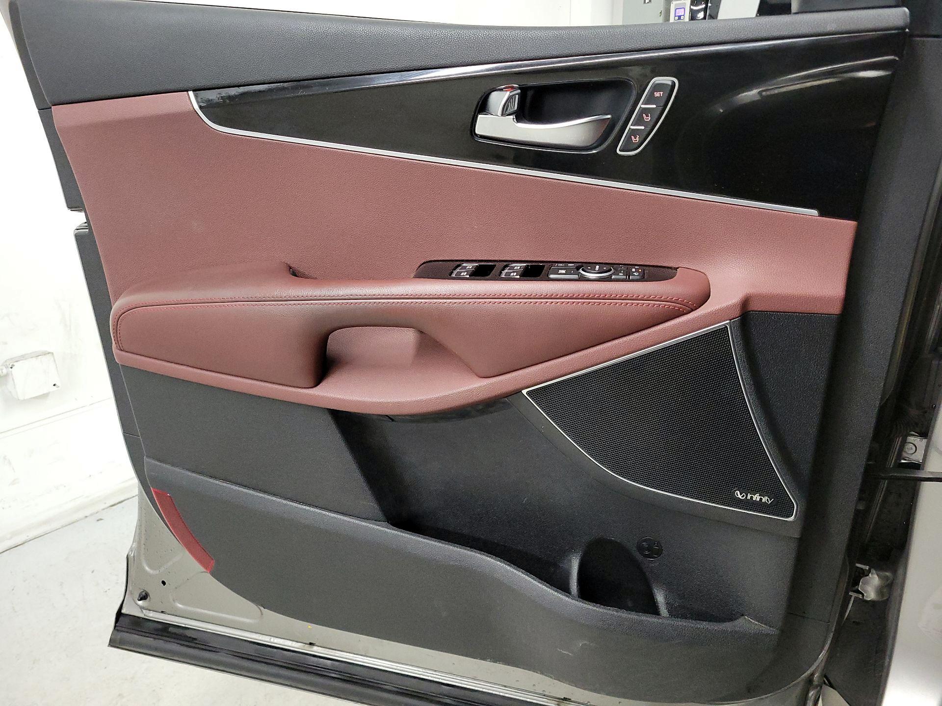 Thumbnail: 2017 Kia Sorento - 12