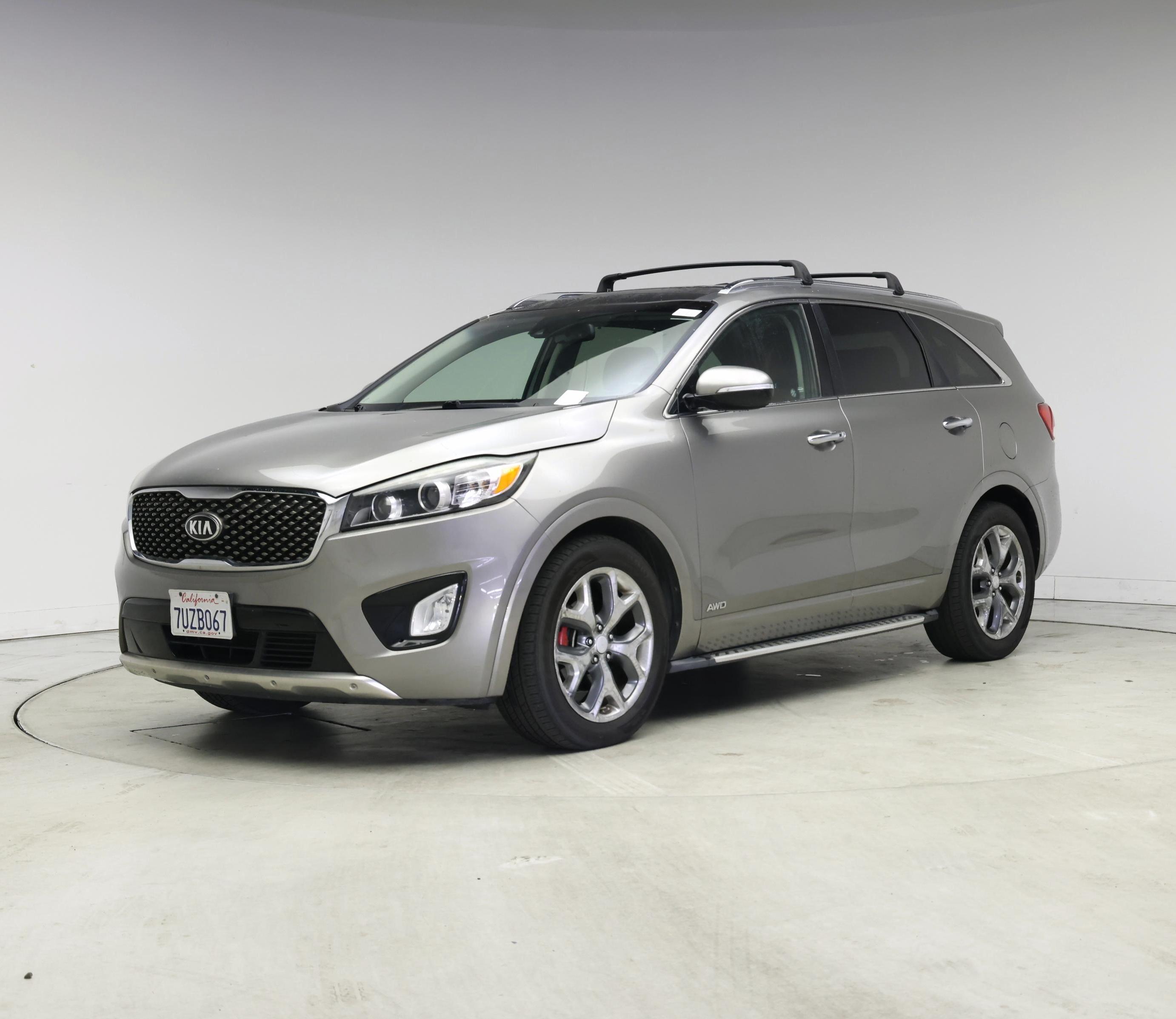 Thumbnail: 2017 Kia Sorento - 4