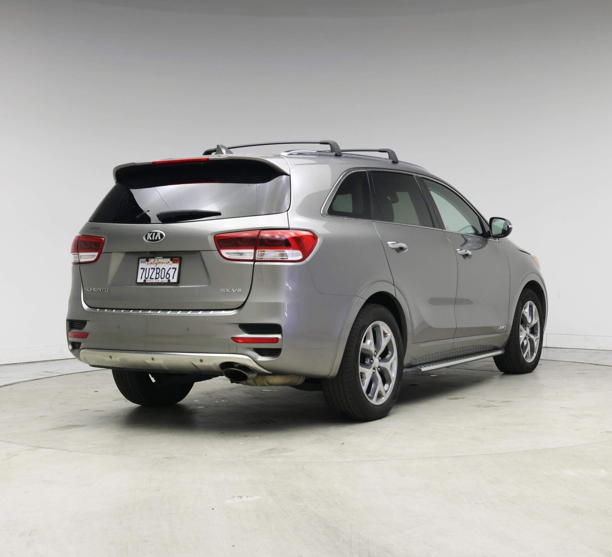 Thumbnail: 2017 Kia Sorento - 8