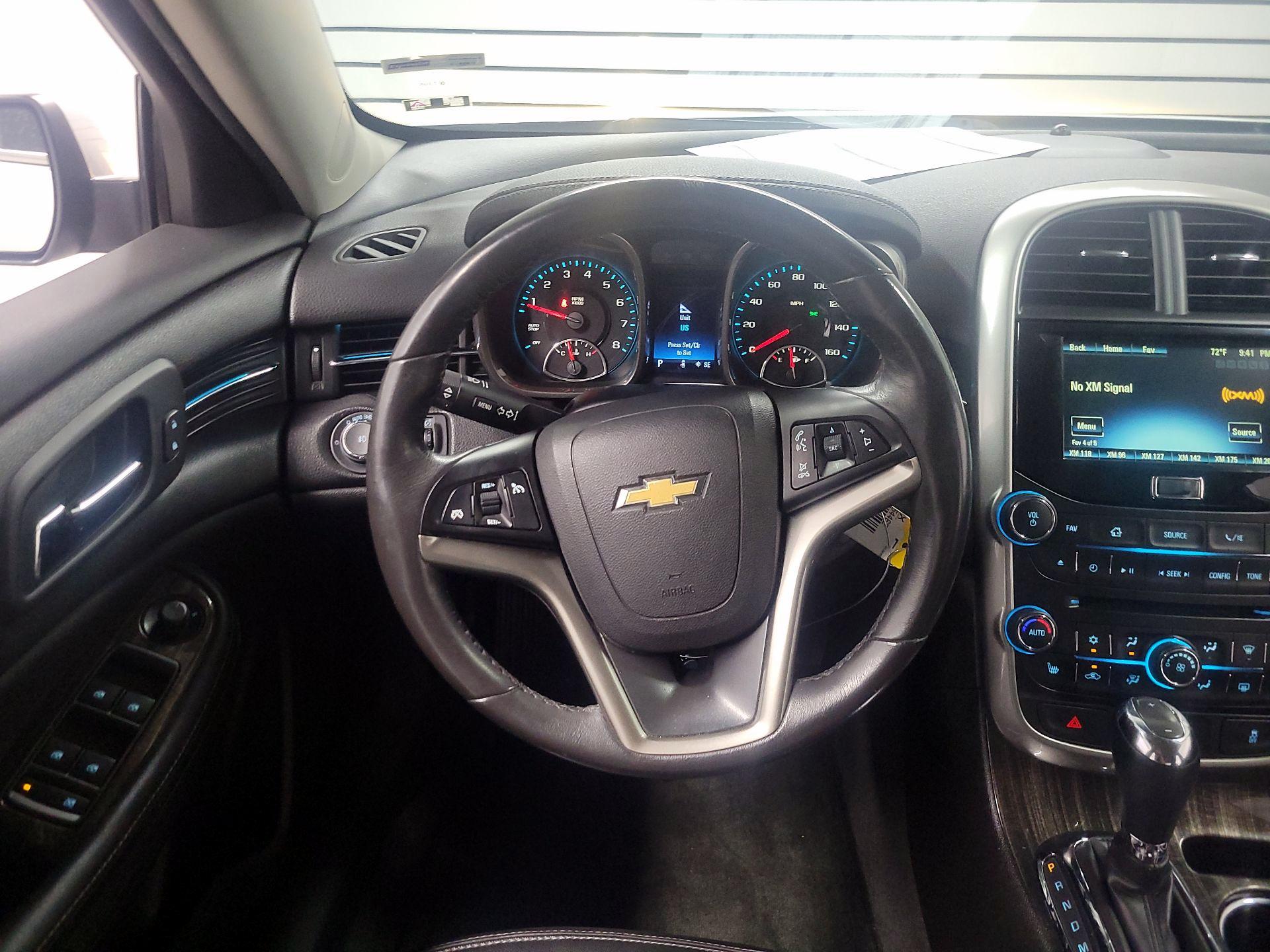 Thumbnail: 2016 Chevrolet Malibu - 10