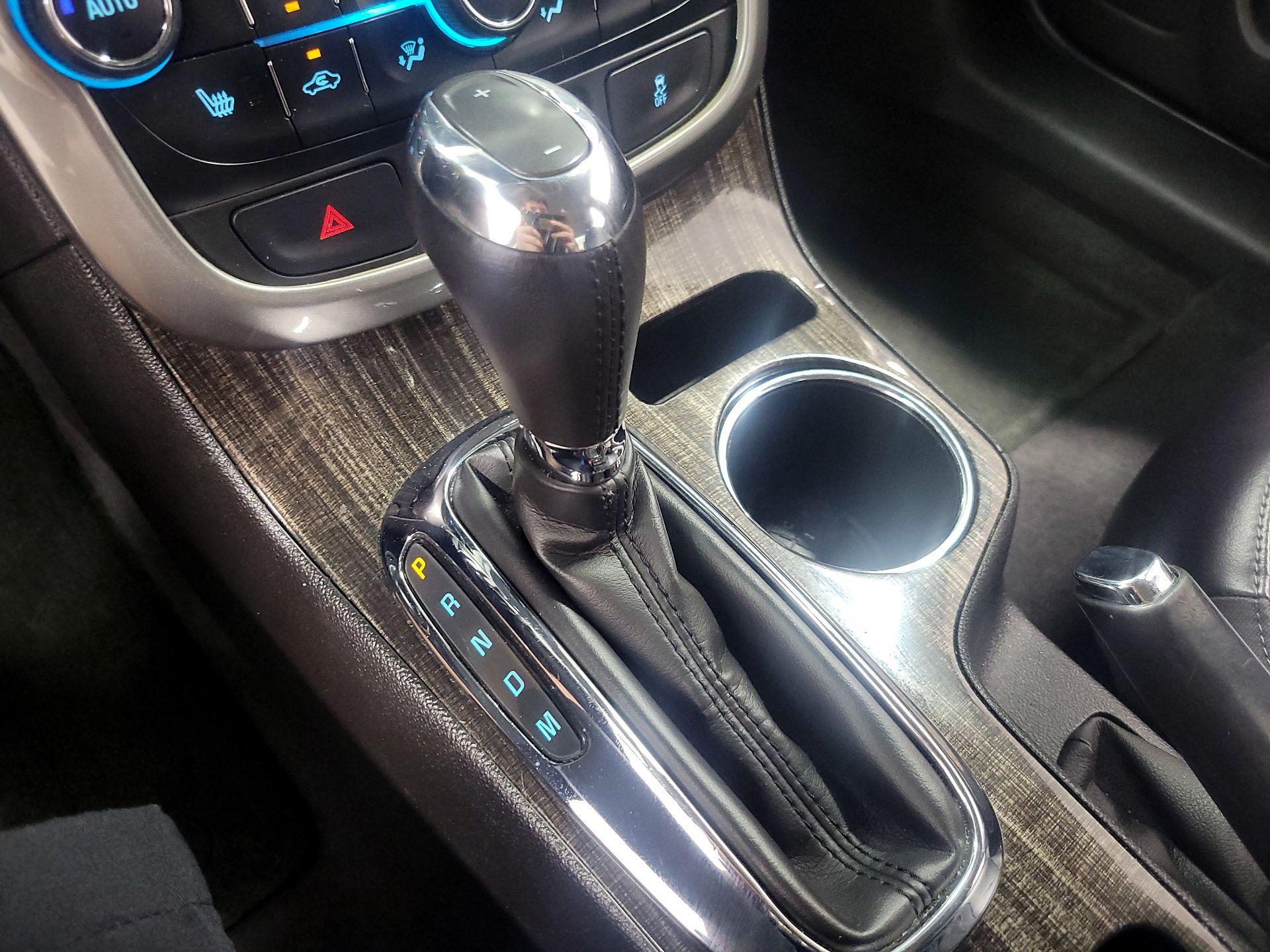 Thumbnail: 2016 Chevrolet Malibu - 16